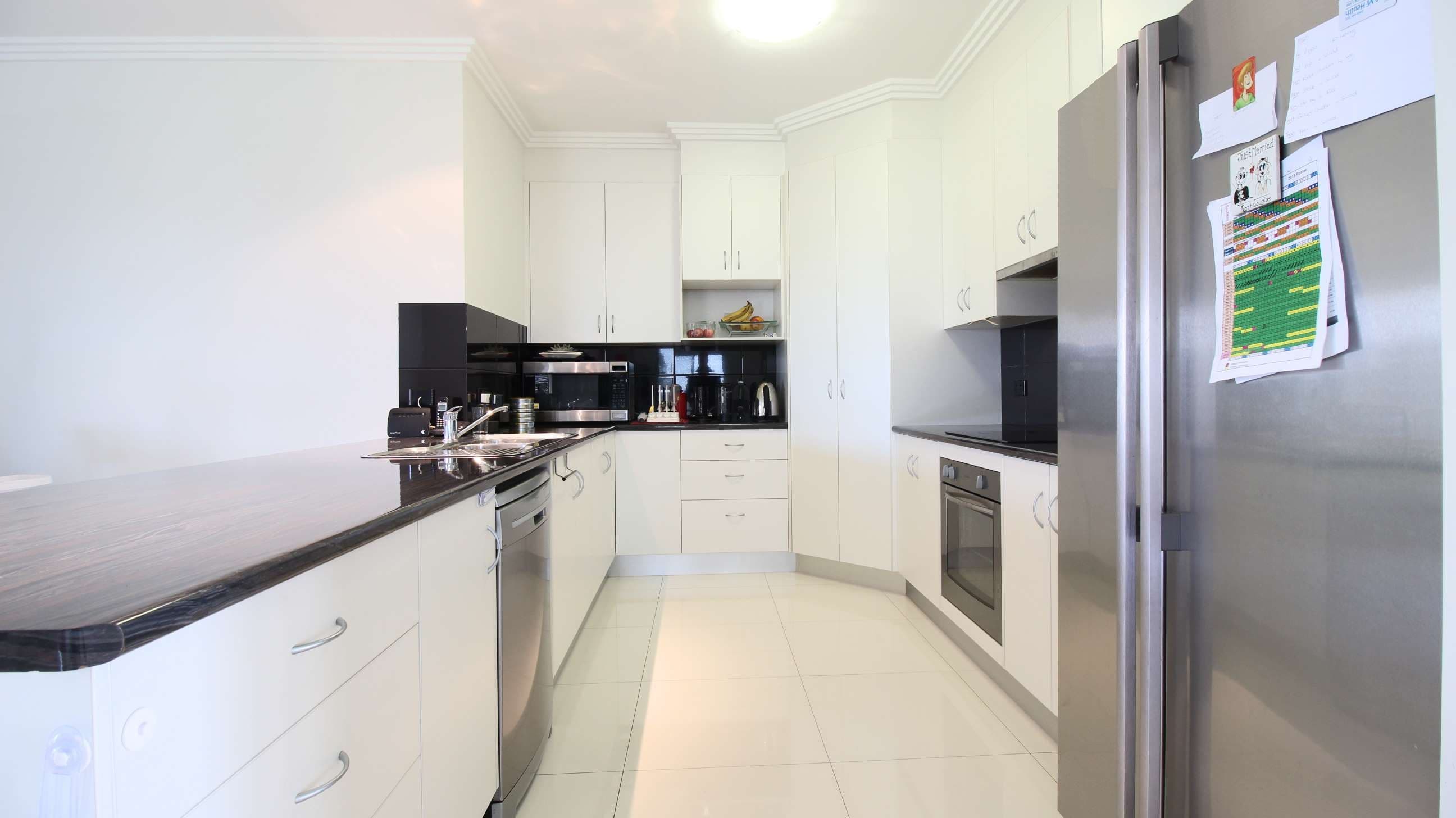 8 Moriarty Street, Emerald QLD 4720, Emerald - Thumbnail 3