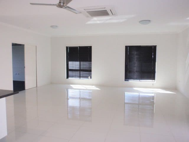 8 Moriarty Street, Emerald QLD 4720, Emerald - Thumbnail 5