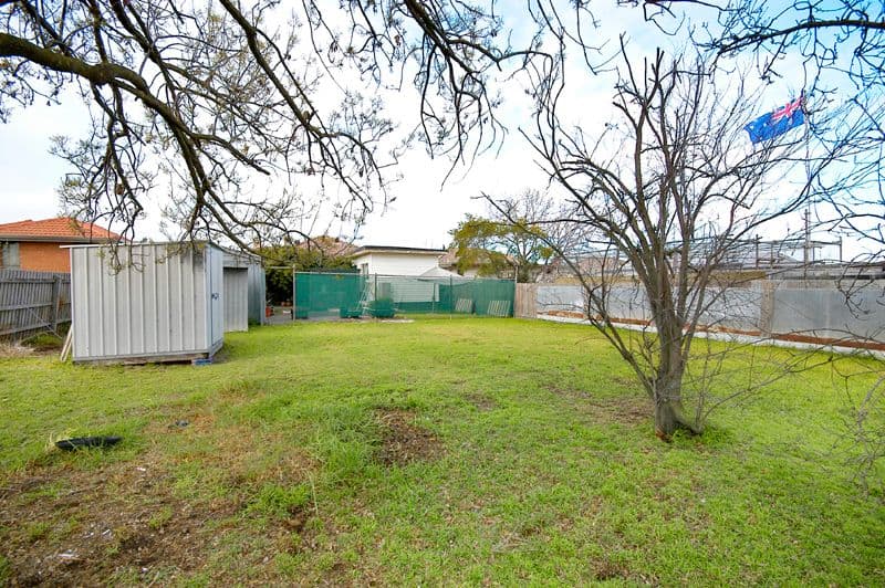 13 Eumarella Street, TULLAMARINE VIC 3043, Tullamarine - Thumbnail 2