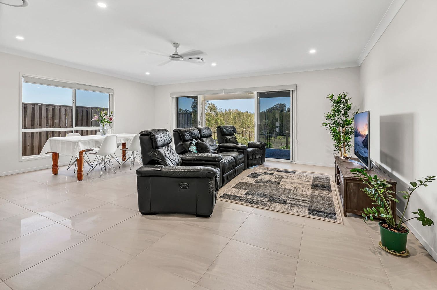 33 Whitsunday Circuit, Pimpama QLD 4209, Pimpama - Thumbnail 7