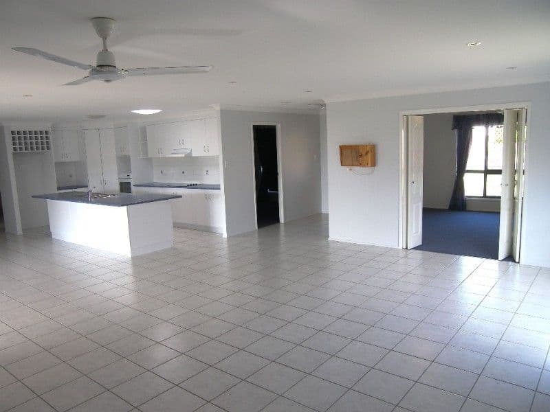 29 Springfield Drive, NORMAN GARDENS QLD 4701, Norman Gardens - Thumbnail 2