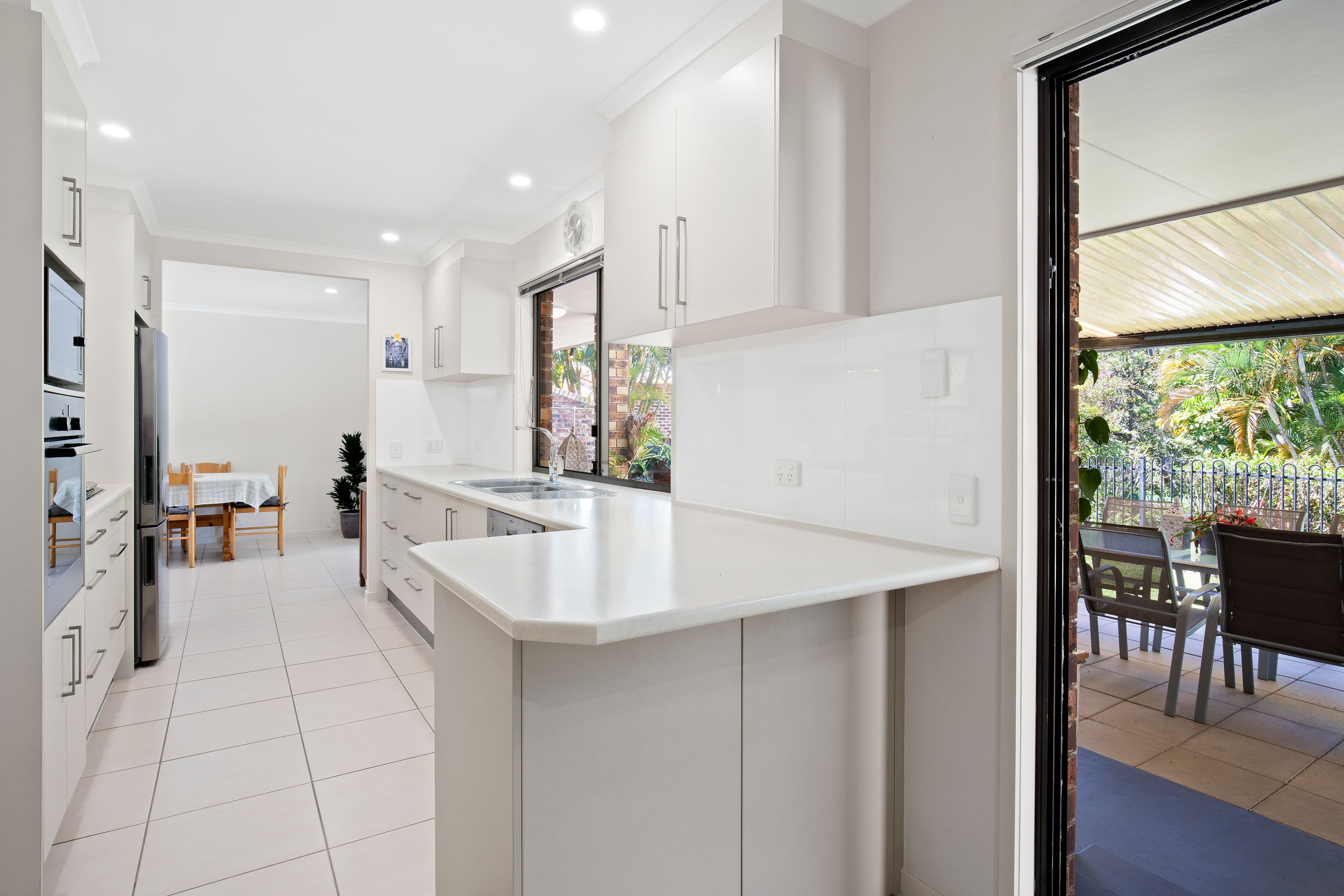 16 John Munro Court, Carrara QLD 4211, Carrara - Thumbnail 3