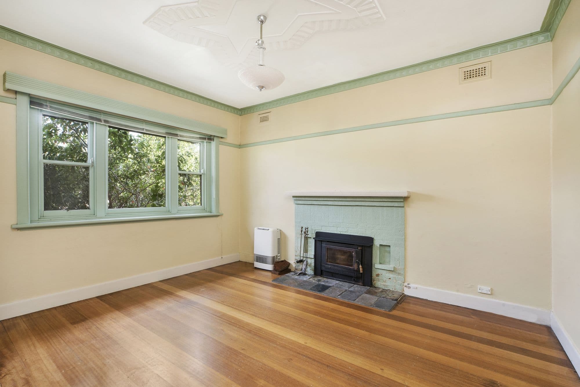 16 Addis Street, Geelong West VIC 3218, Geelong West - Thumbnail 4