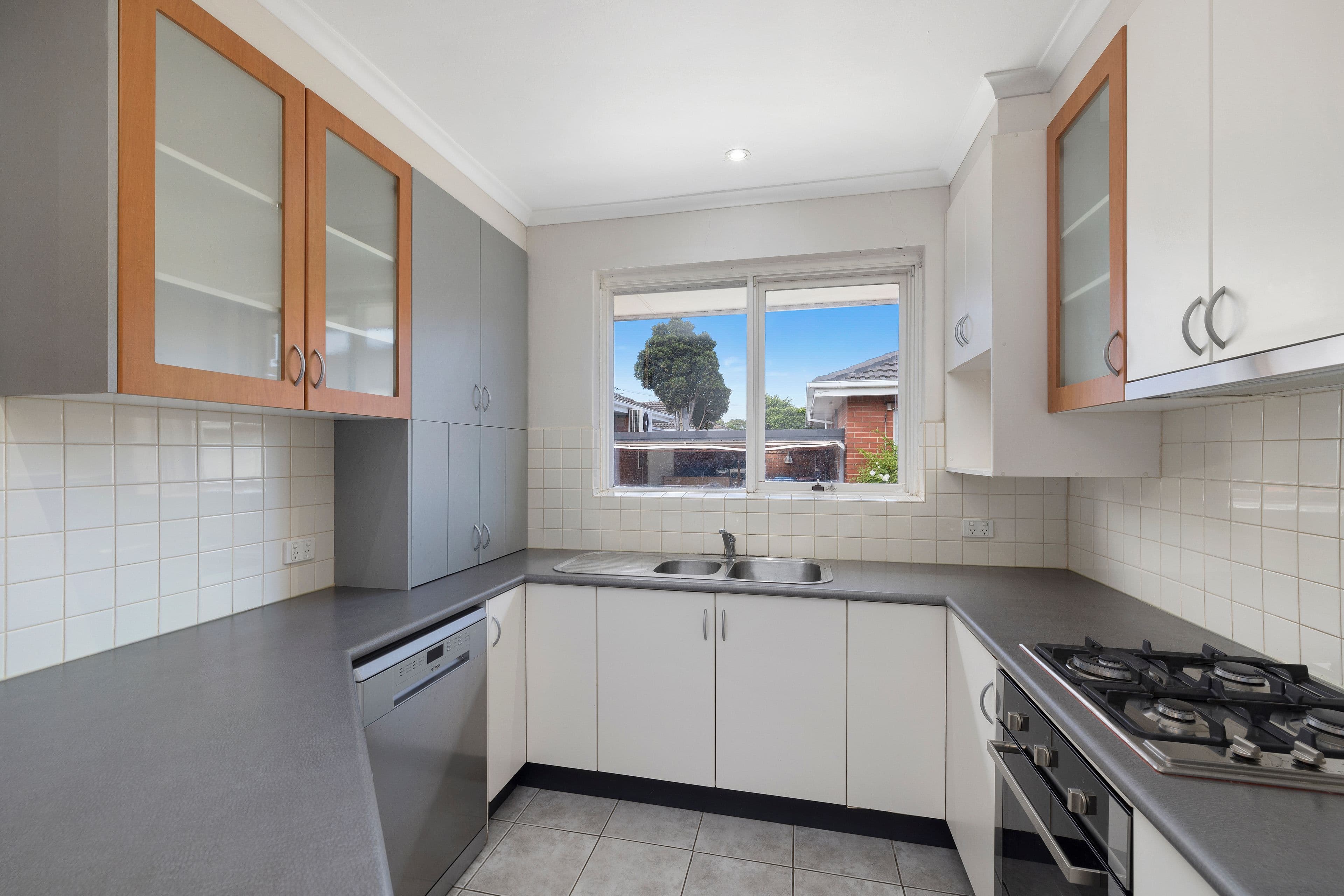 13 Kelly Avenue, Hampton East VIC 3188, Hampton East - Thumbnail 5