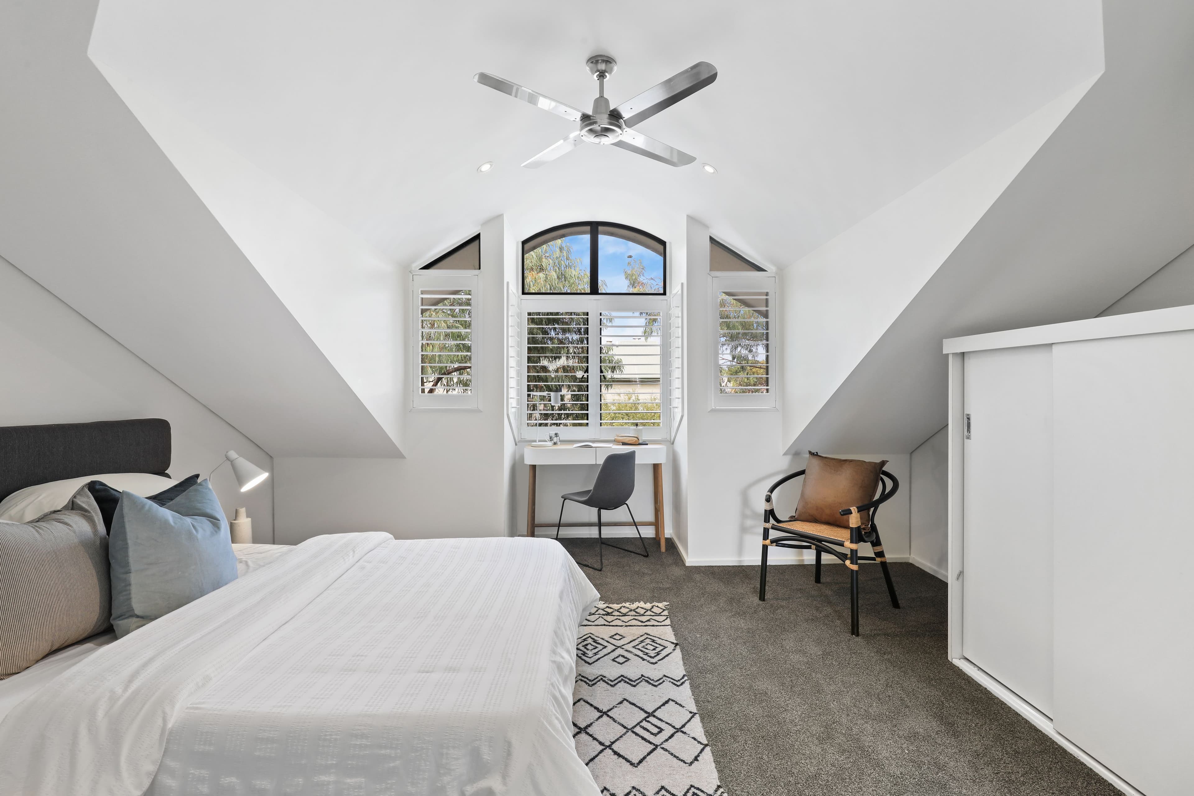 211 Lyndhurst Lane, Rosenthal Heights - Thumbnail 6