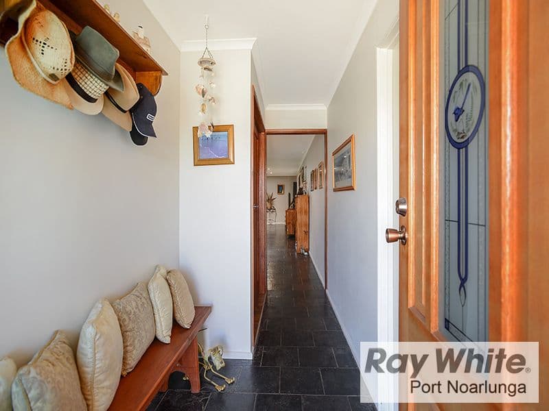 11 Redgate Court, Moana SA 5169, Moana - Thumbnail 2