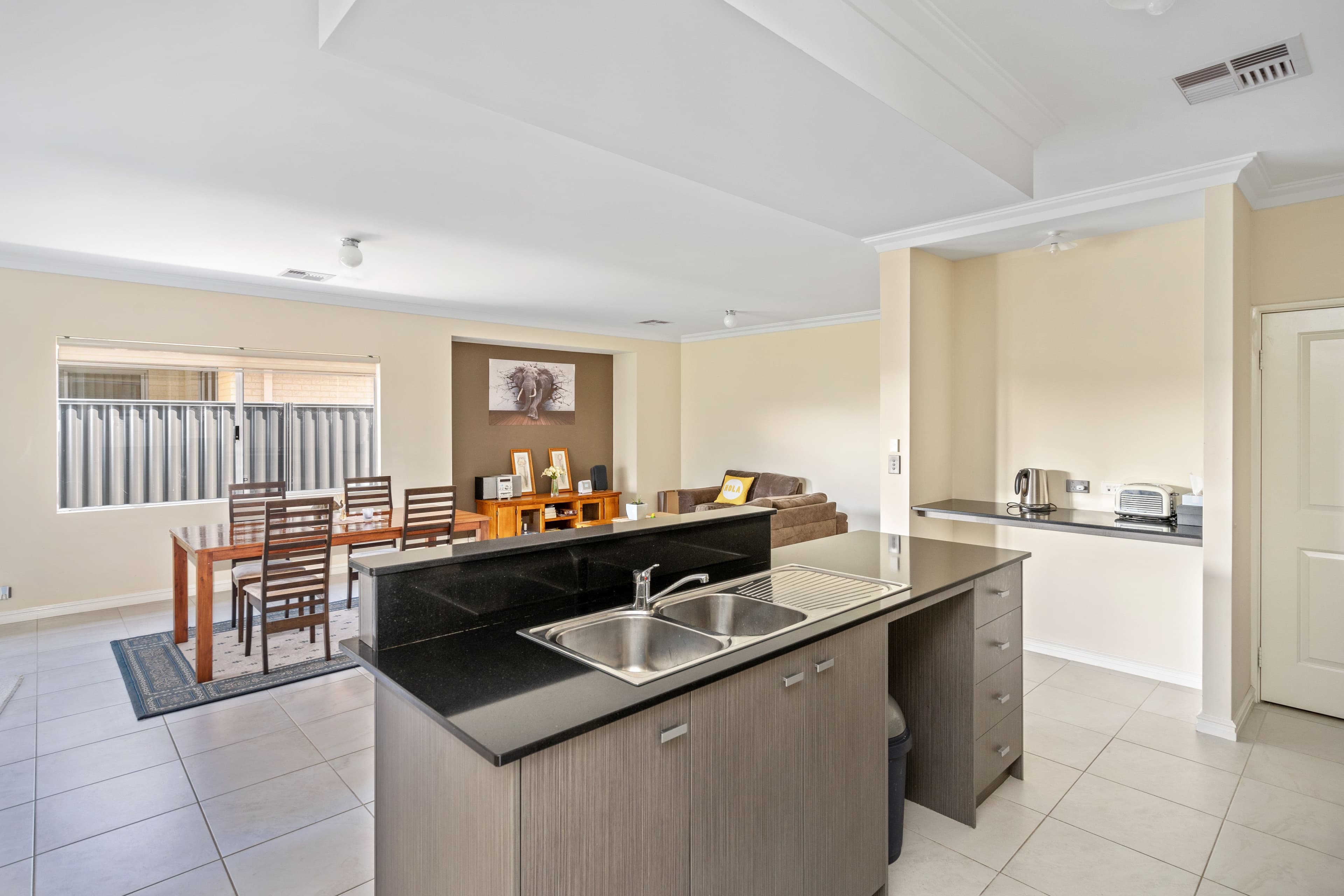 19 Caraway Street, TREEBY WA 6164, Treeby - Thumbnail 6