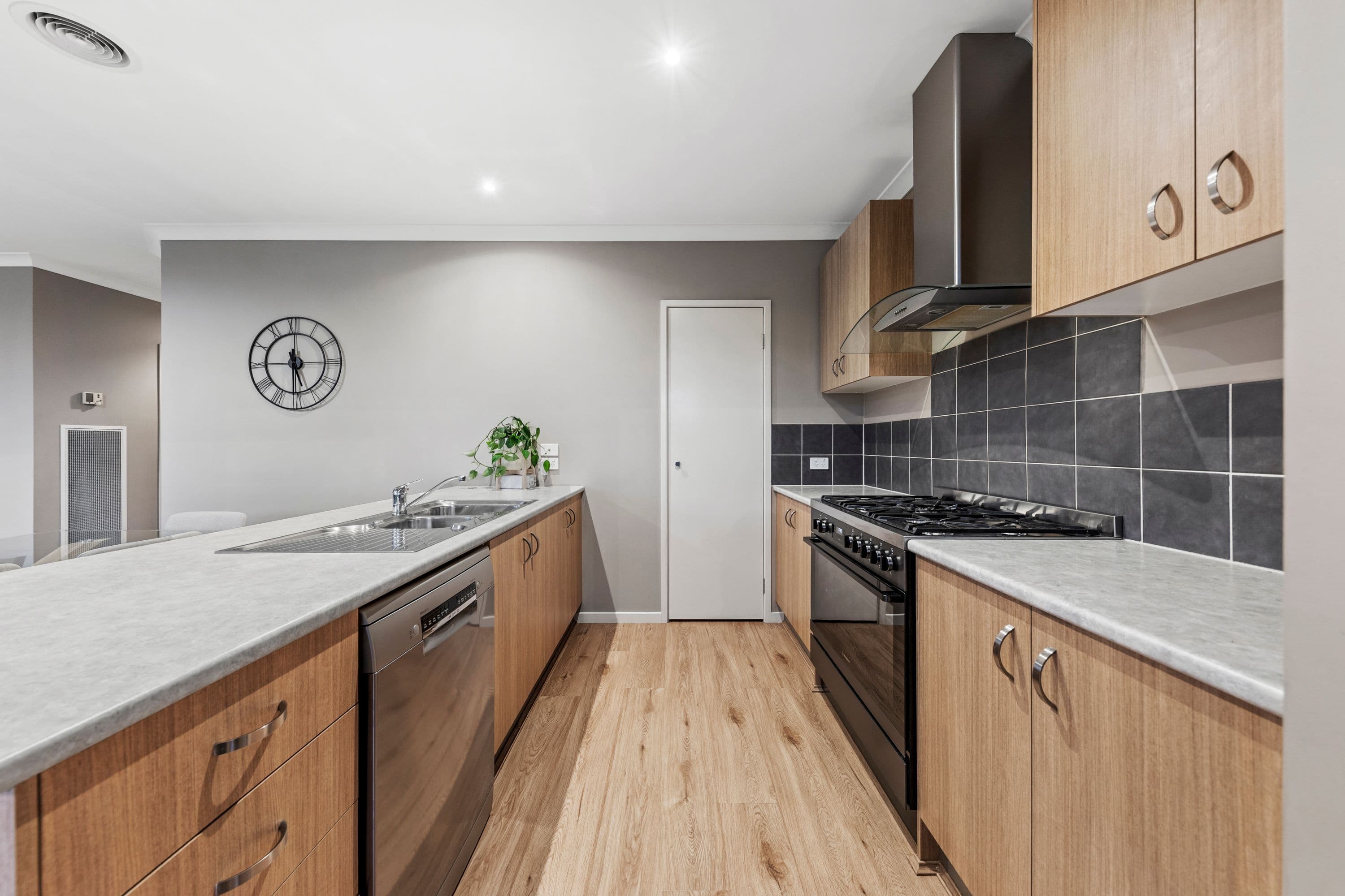 7 Britton Drive, Pakenham VIC 3810, Pakenham - Thumbnail 3