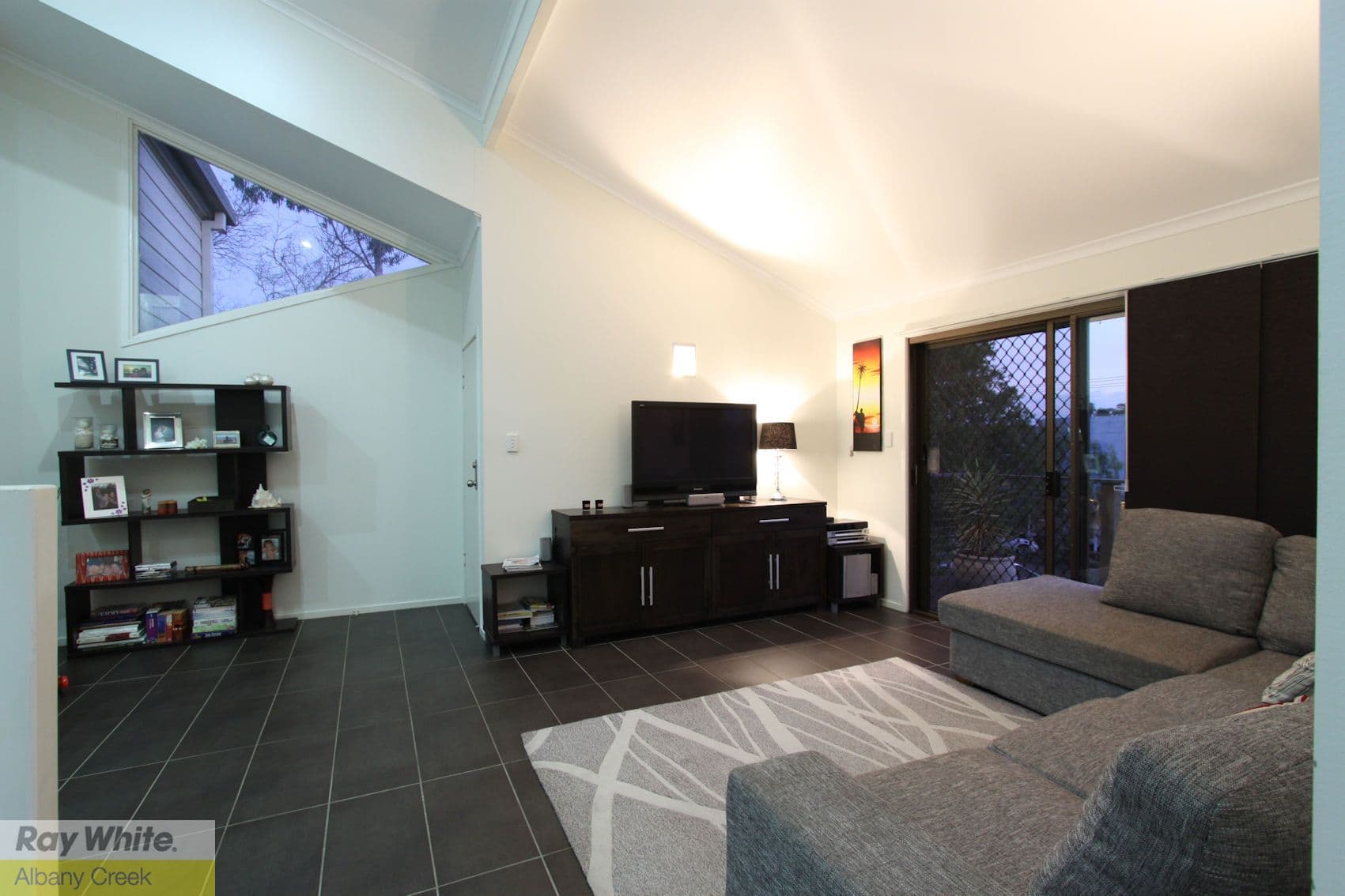 52 Gilford Crescent, ALBANY CREEK QLD 4035, Albany Creek - Thumbnail 6