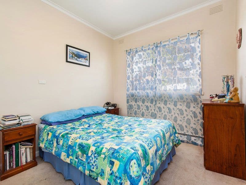10 St Cuthberts Avenue, DINGLEY VILLAGE VIC 3172, Dingley Village - Thumbnail 5