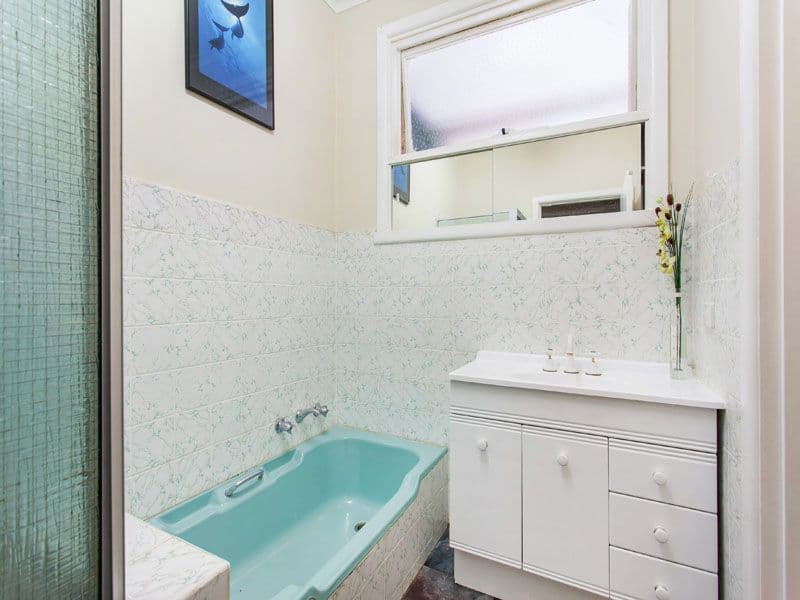 10 St Cuthberts Avenue, DINGLEY VILLAGE VIC 3172, Dingley Village - Thumbnail 7