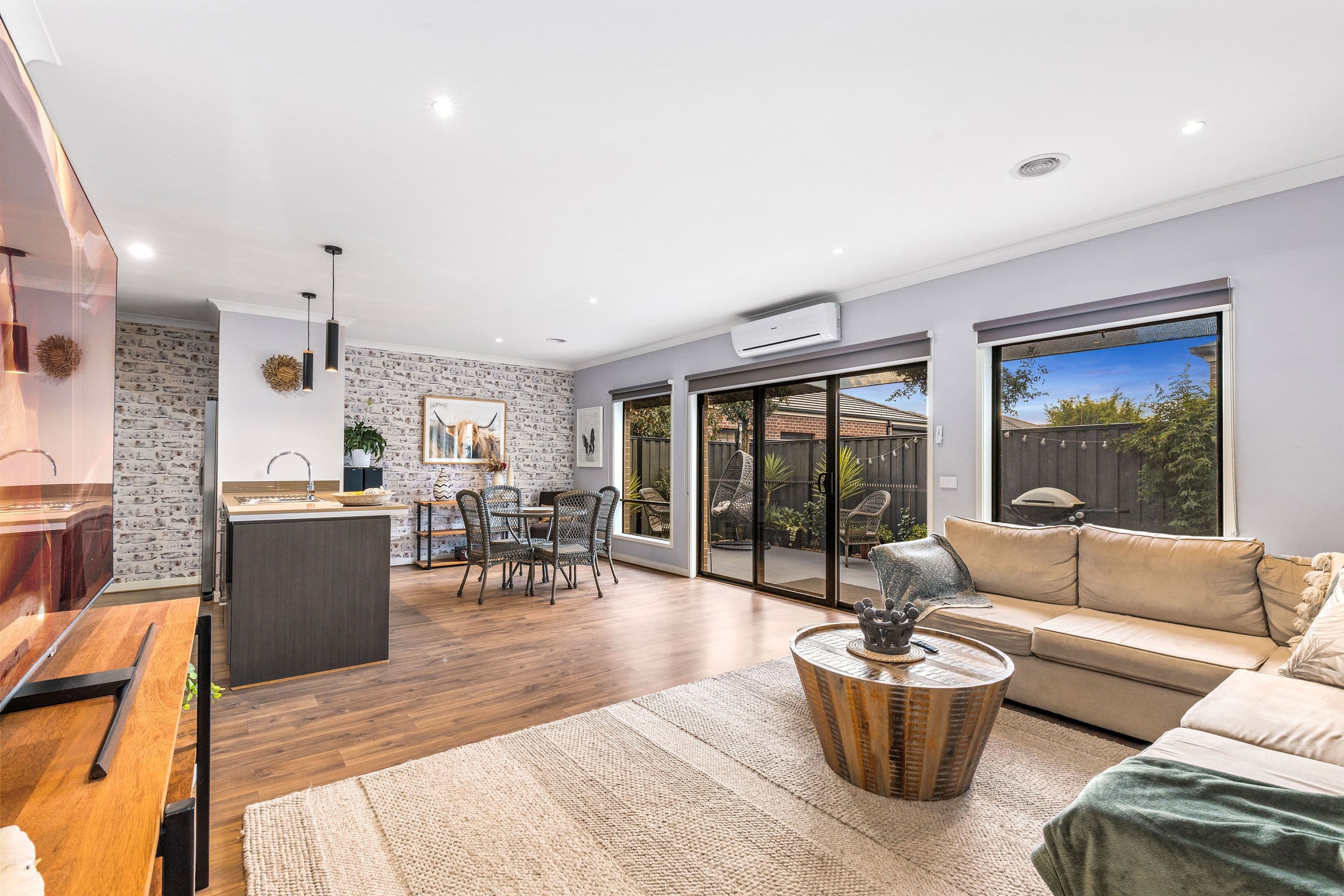 41 Springleaf Avenue, Clyde North VIC 3978, Clyde North - Thumbnail 3