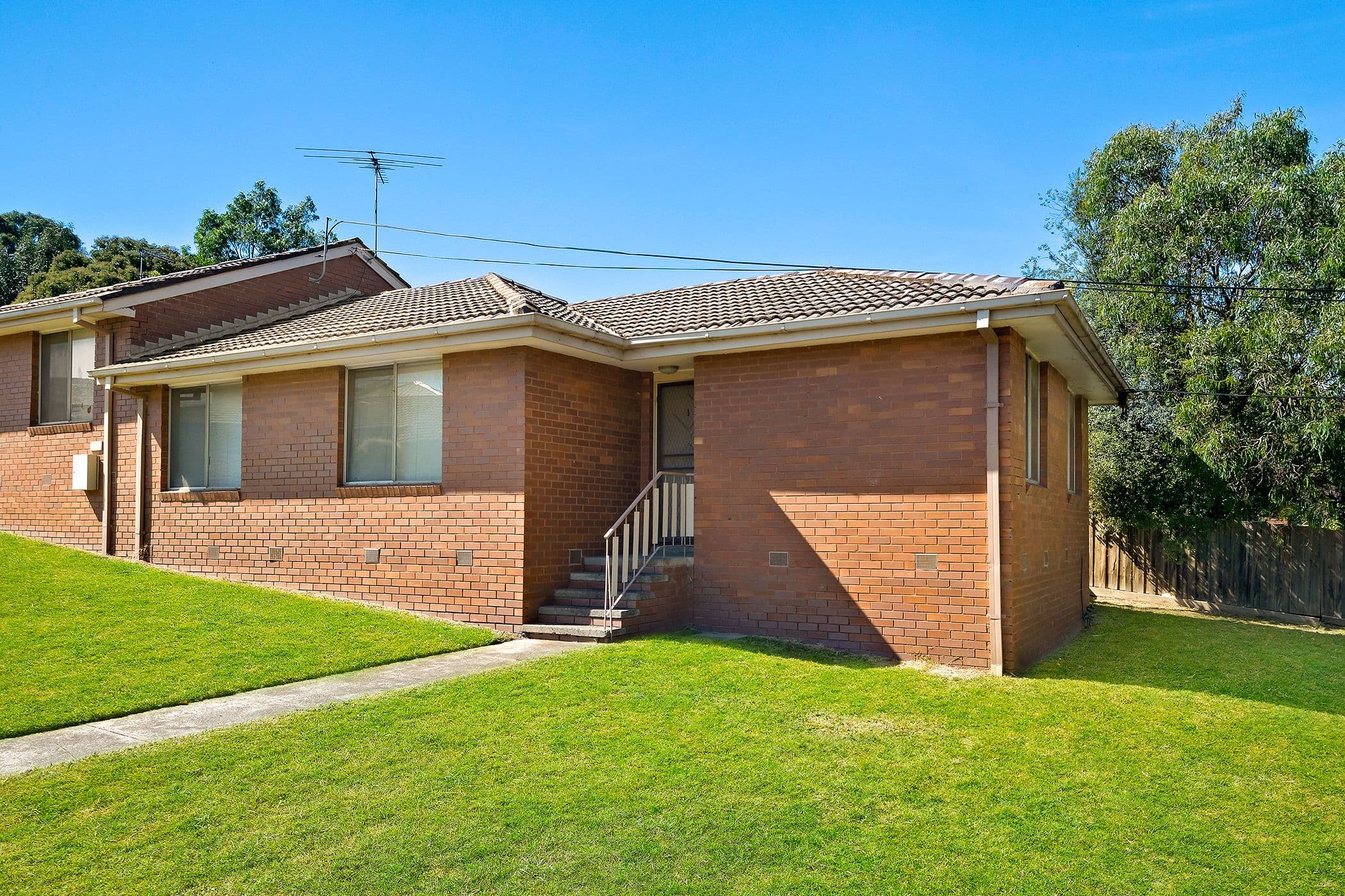 19 Cabena Crescent, CHADSTONE VIC 3148, Chadstone - Thumbnail 2