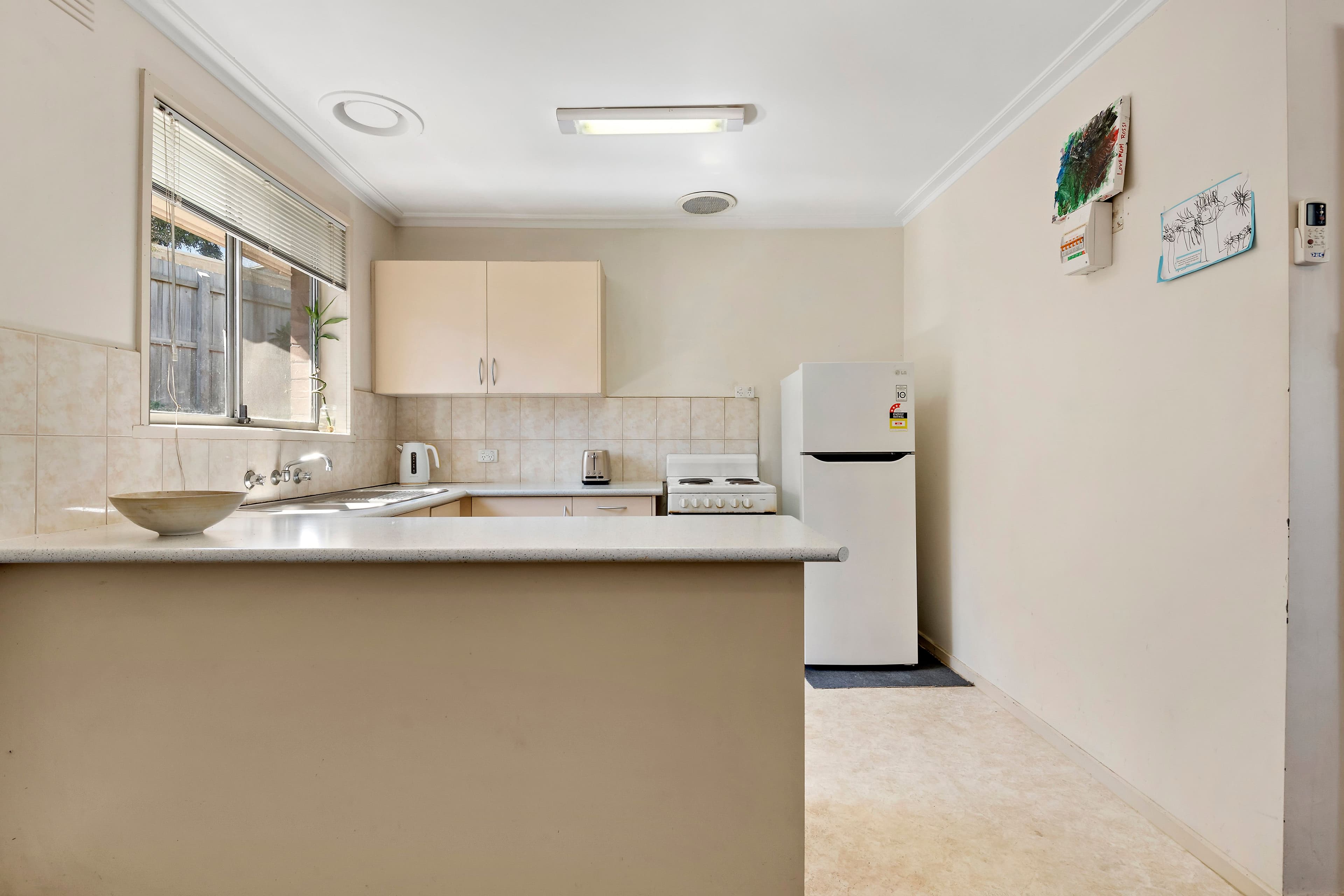 19 Cabena Crescent, CHADSTONE VIC 3148, Chadstone - Thumbnail 5