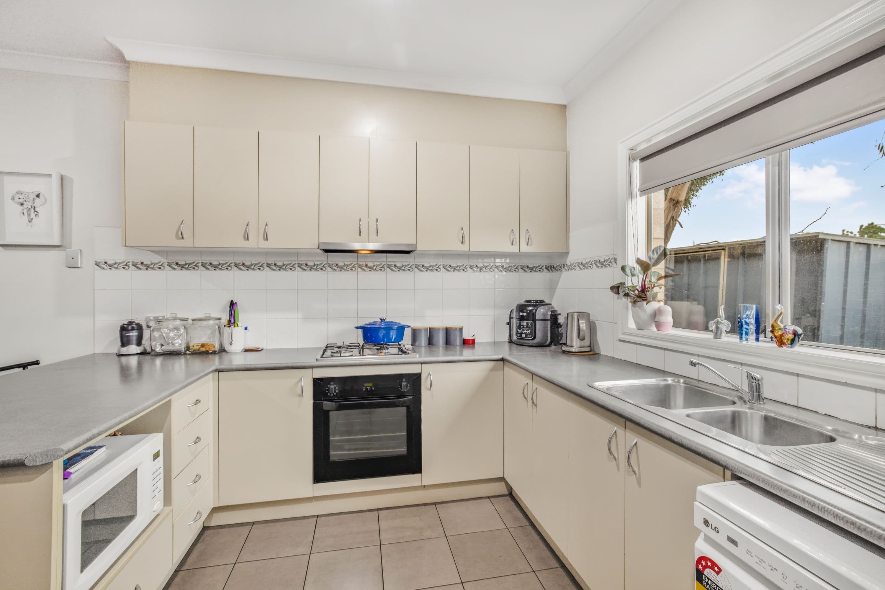 21 Kingsdale Crescent, Pakenham VIC 3810, Pakenham - Thumbnail 2
