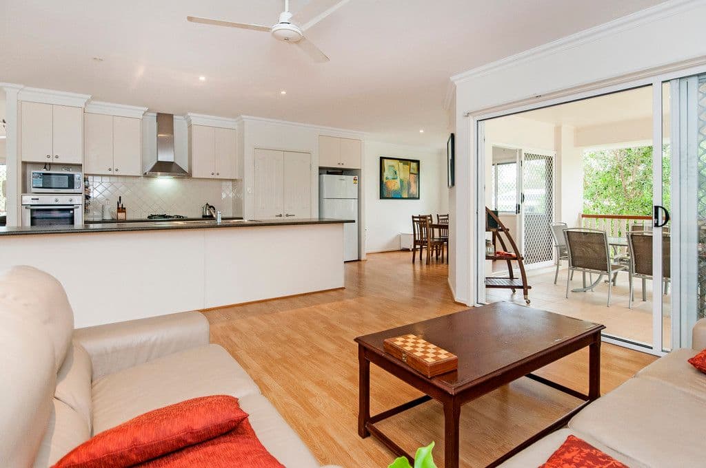 8 Backhousia Crescent, SINNAMON PARK QLD 4073, Sinnamon Park - Thumbnail 5