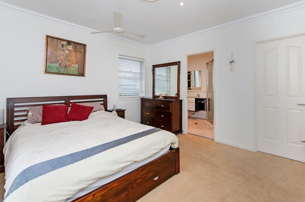 8 Backhousia Crescent, SINNAMON PARK QLD 4073, Sinnamon Park - Thumbnail 8