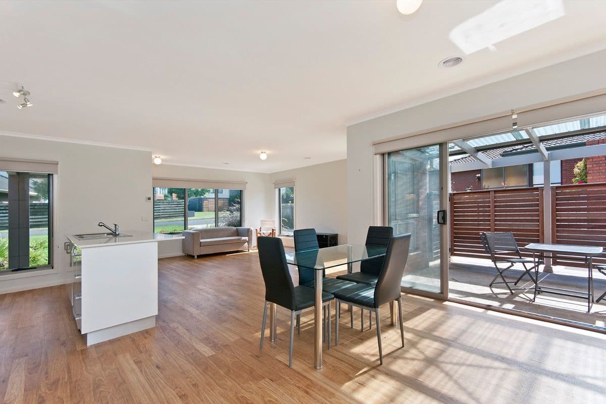 8 Ilex Avenue, Warrnambool VIC 3280, Warrnambool - Thumbnail 5