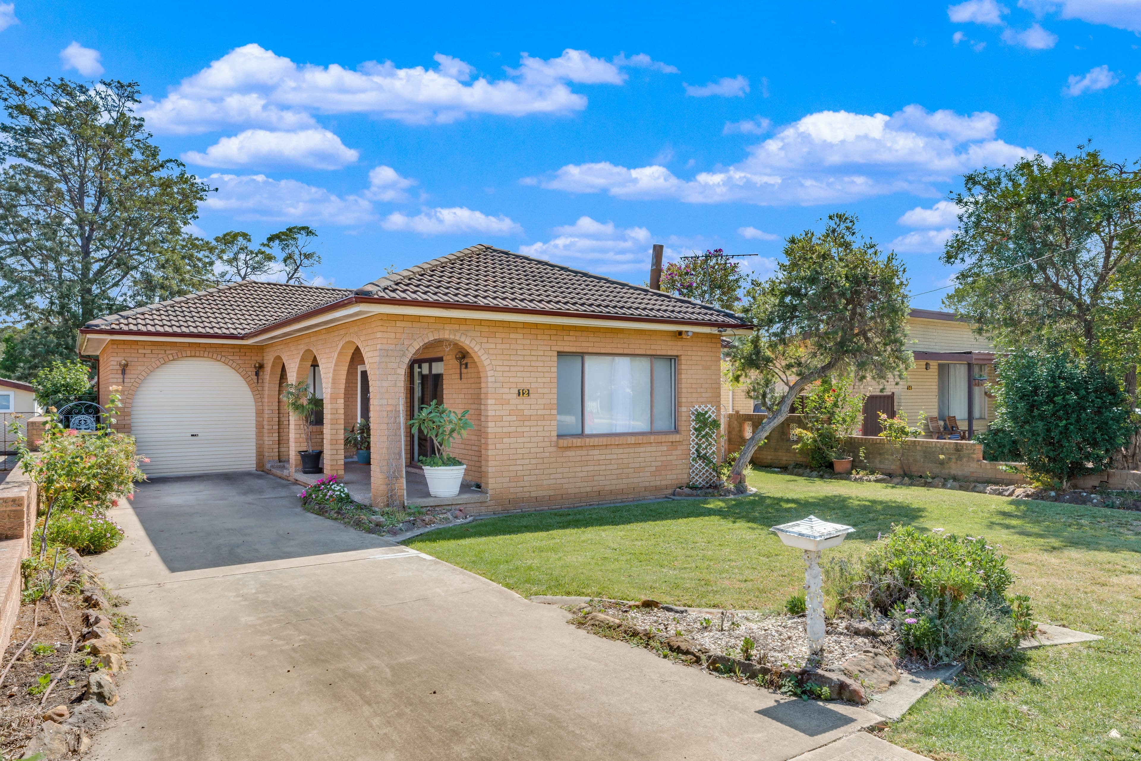 12 Parkland Avenue, Macquarie Fields - Thumbnail 2