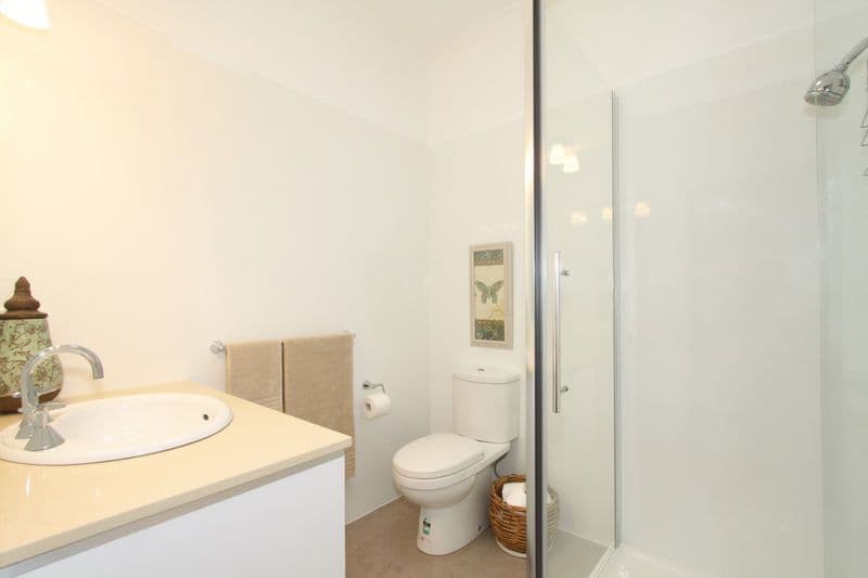28 Lake Ridge Drive, Kew, Kew - Thumbnail 8