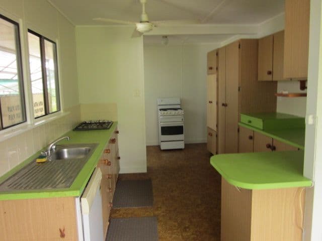 2 Pearle Place, BOWEN QLD 4805, Bowen - Thumbnail 6