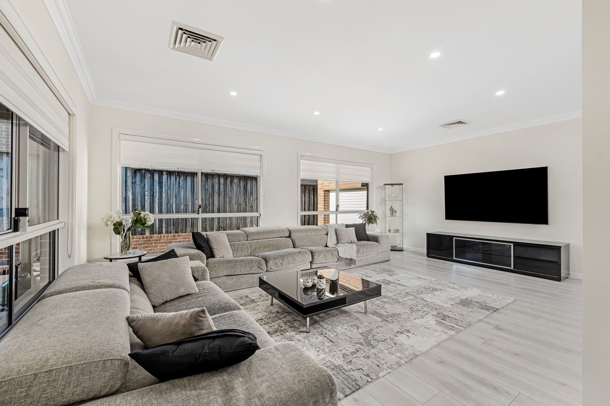 8 Conway Avenue, West Hoxton NSW 2171, West Hoxton - Thumbnail 2