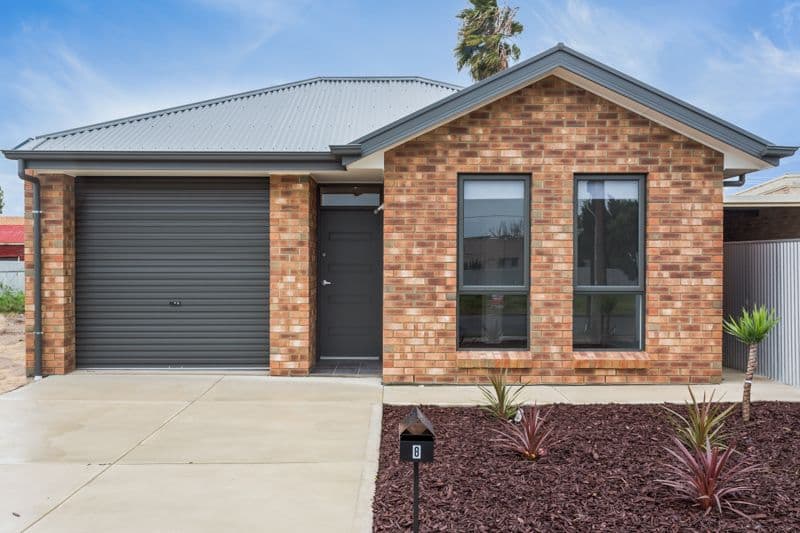 8 McKay Street, LARGS BAY SA 5016, Largs Bay - Image 1