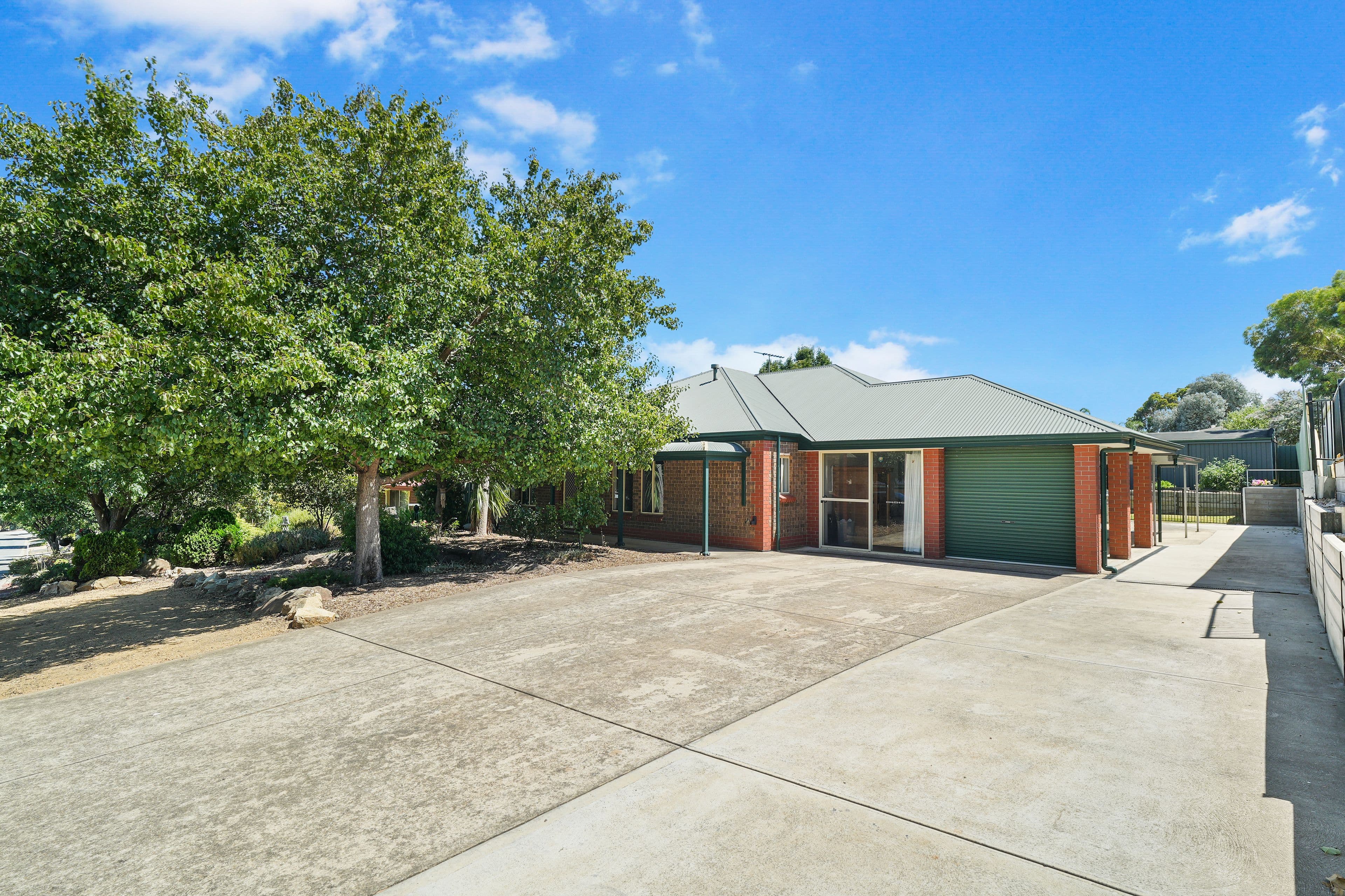 35 William Dyer Drive, Williamstown SA 5351, Williamstown - Thumbnail 2
