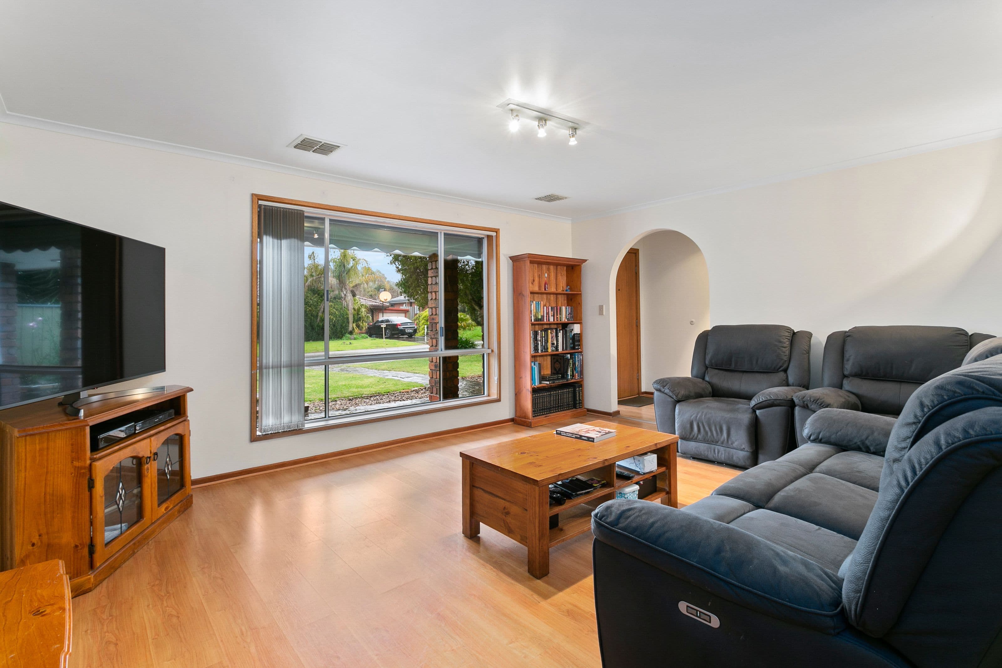19 Sandler Grove, Aberfoyle Park SA 5159, Aberfoyle Park - Thumbnail 2
