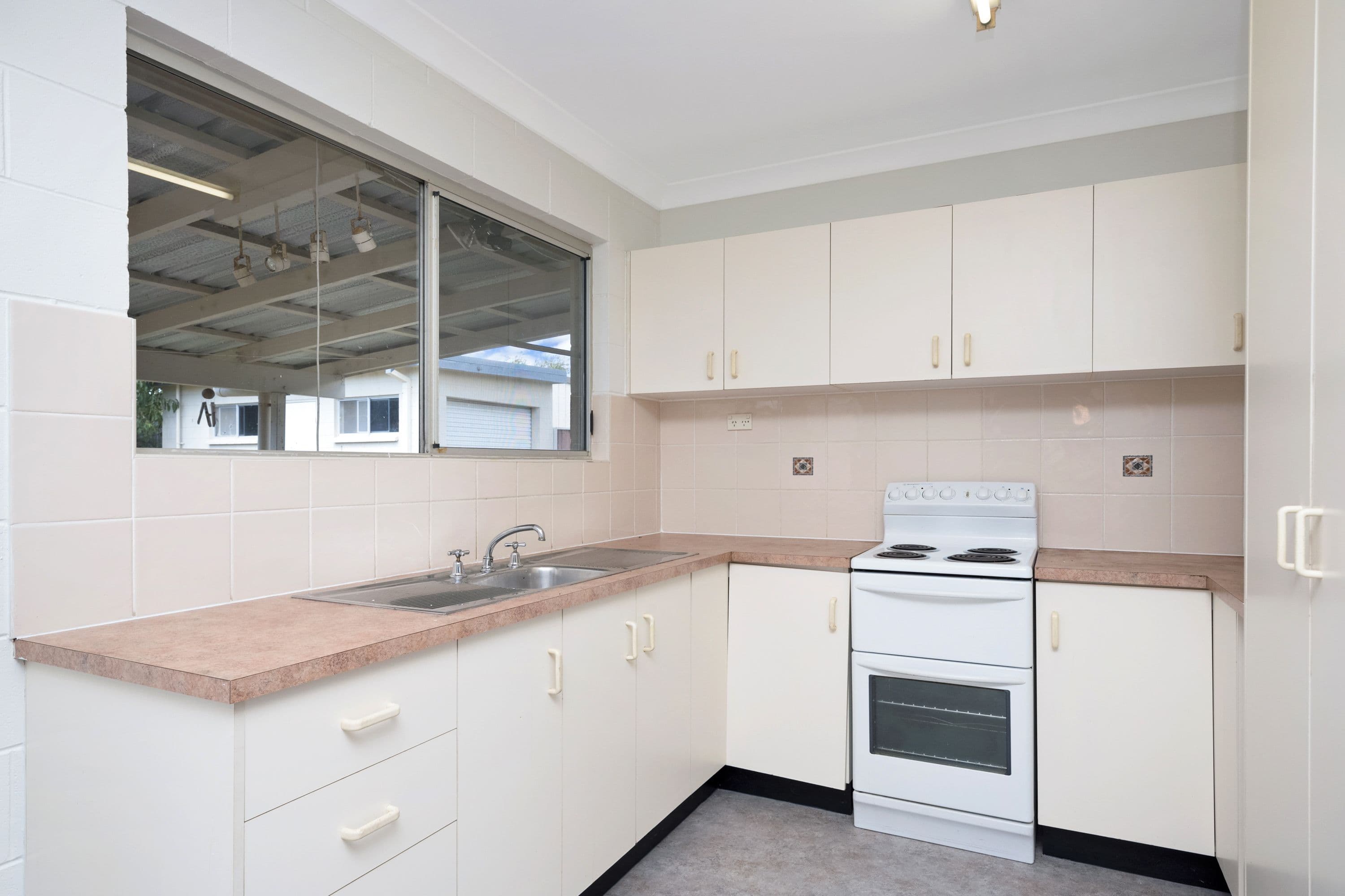 12 Julia Street, Kirwan QLD 4817, Kirwan - Thumbnail 3