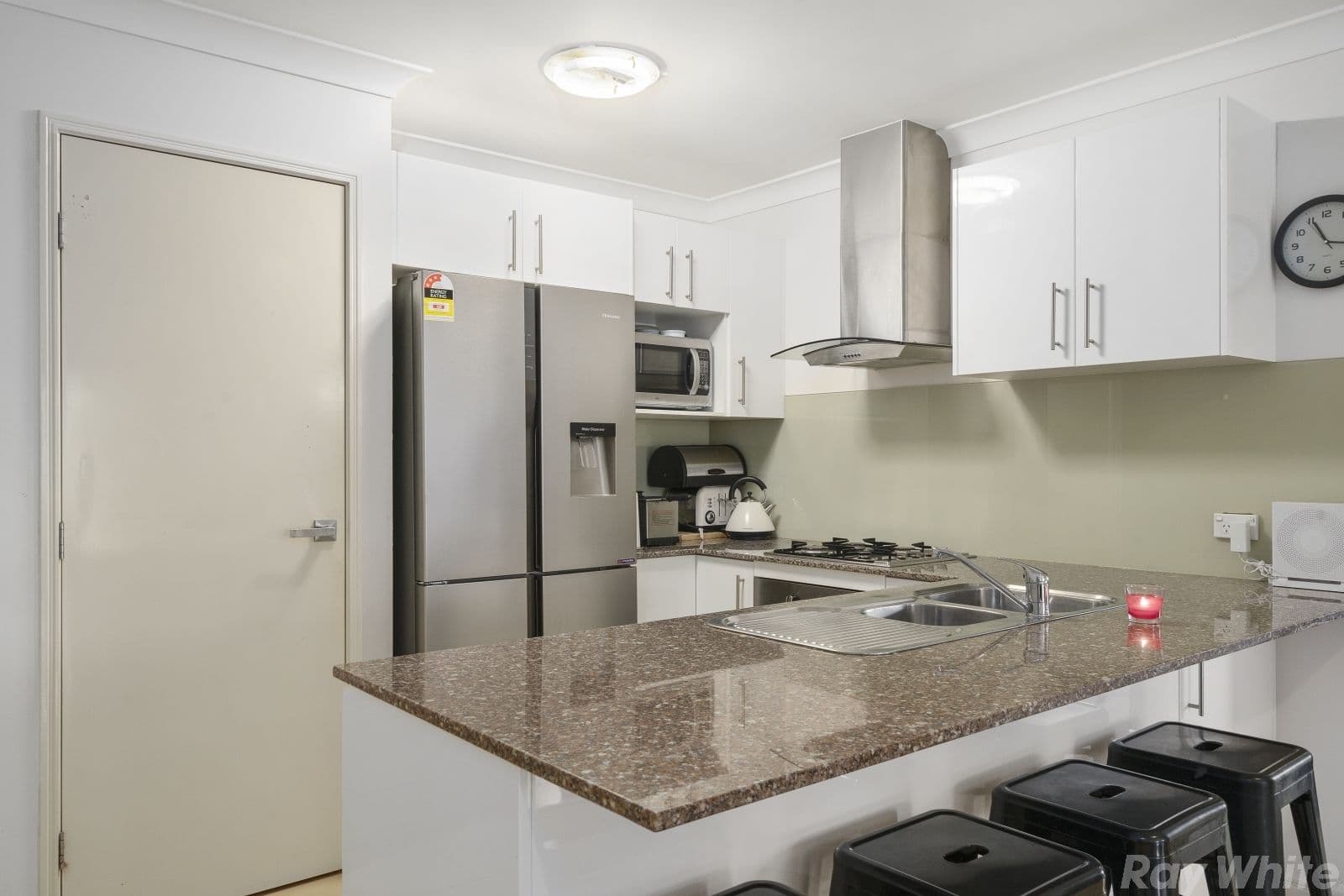 9 Reichman Street, Caboolture QLD 4510, Caboolture - Thumbnail 5