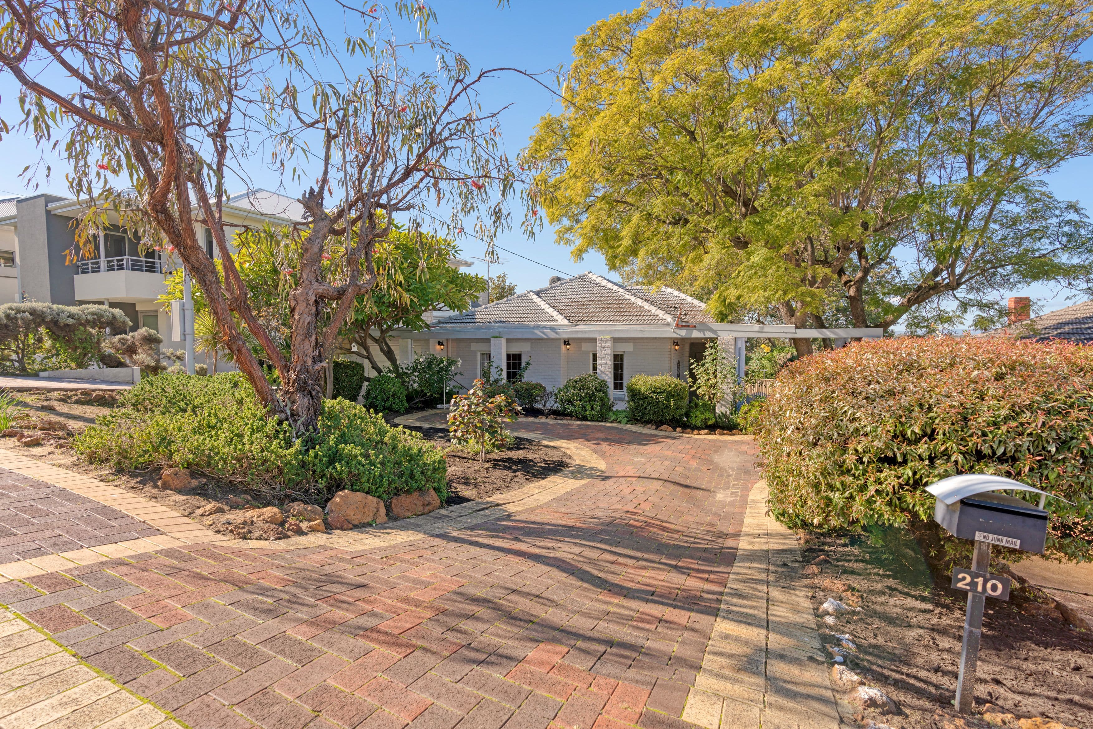 210 Edinboro Street, Joondanna WA 6060, Joondanna - Thumbnail 3