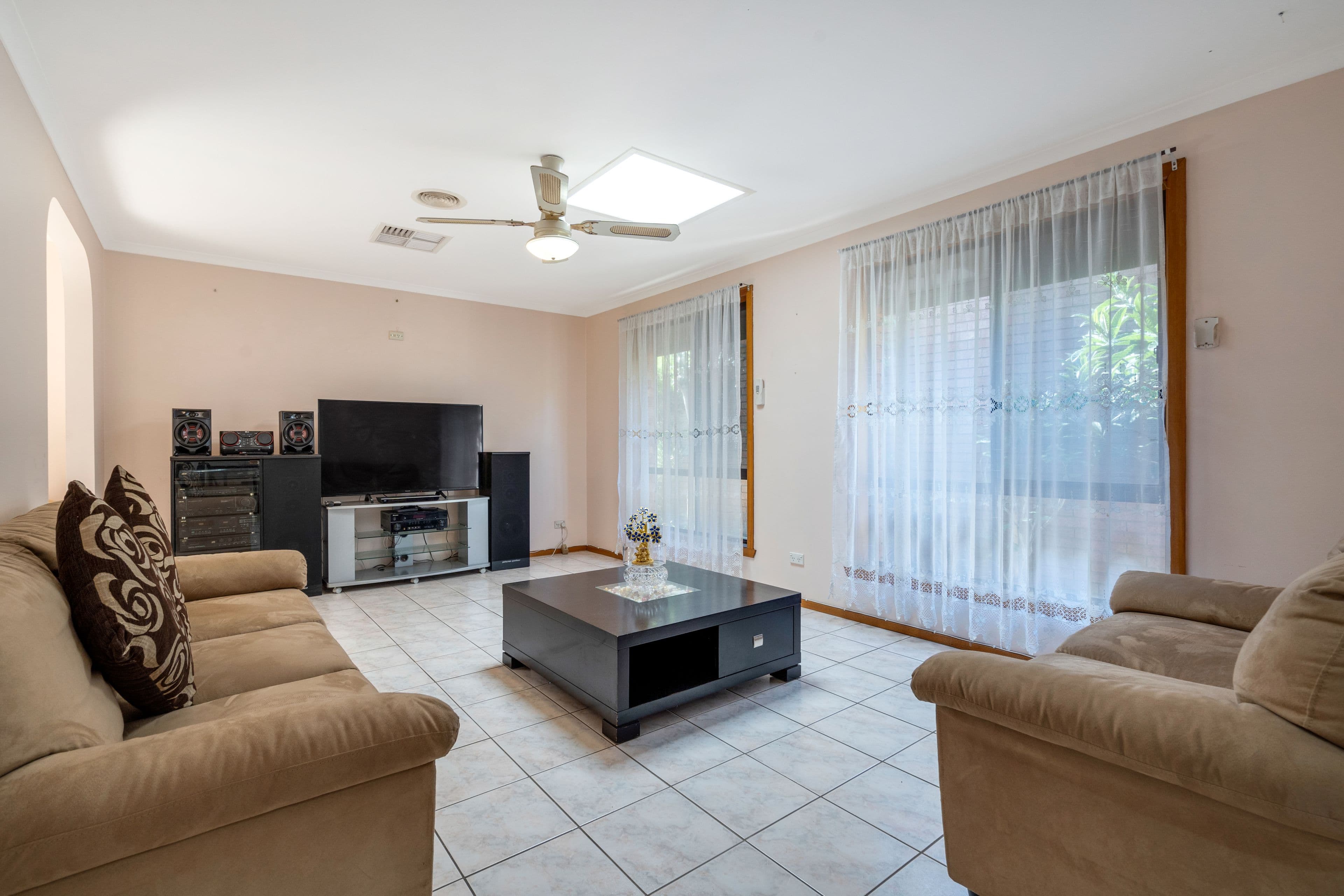 115 Shankland Boulevard, Meadow Heights VIC 3048, Meadow Heights - Thumbnail 3