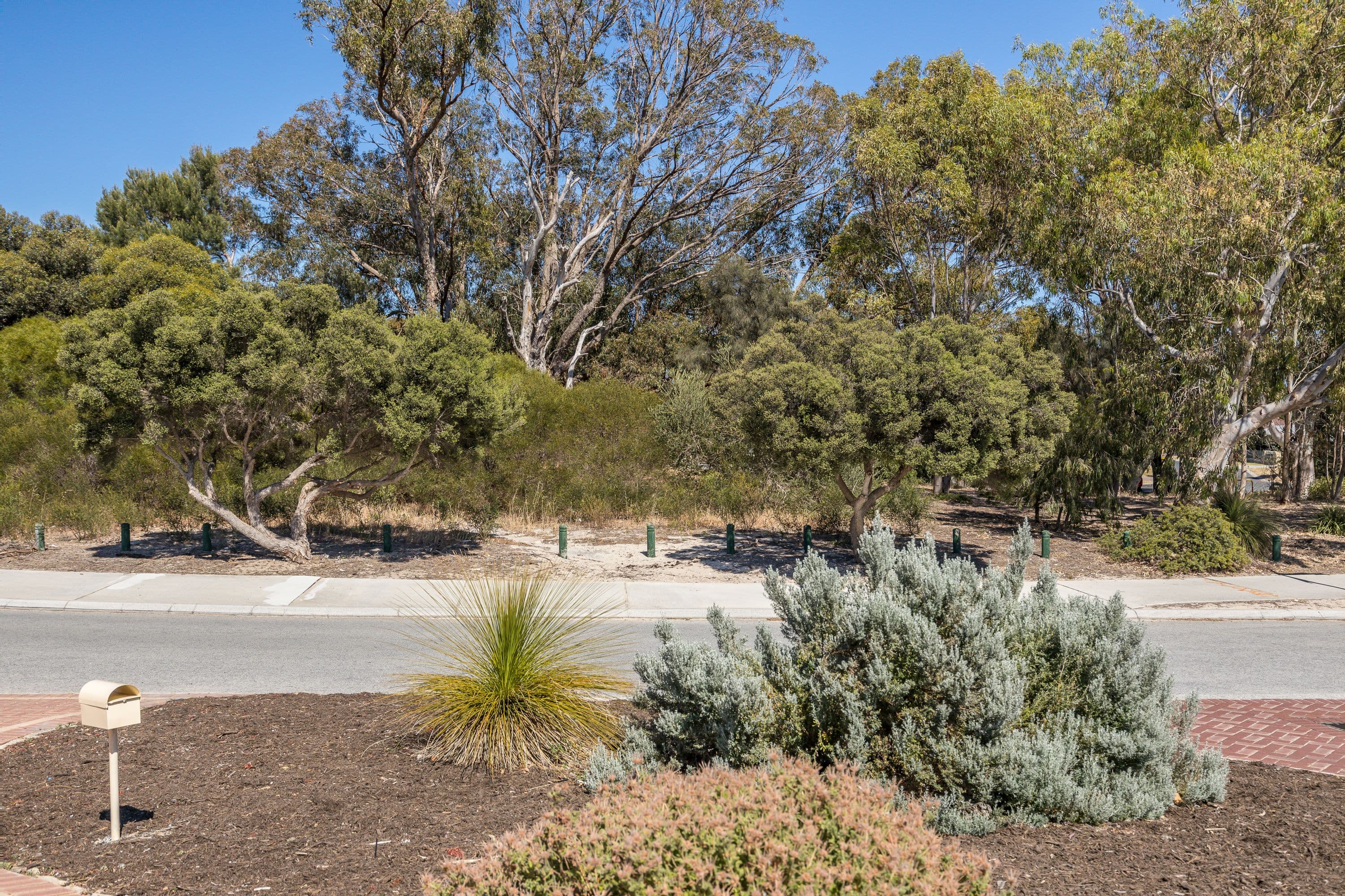 22 Lady Lindsay Cove, Yanchep WA 6035, Yanchep - Thumbnail 2