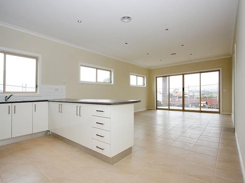 10 Donnelly Circuit, SOUTH MORANG VIC 3752, South Morang - Thumbnail 2