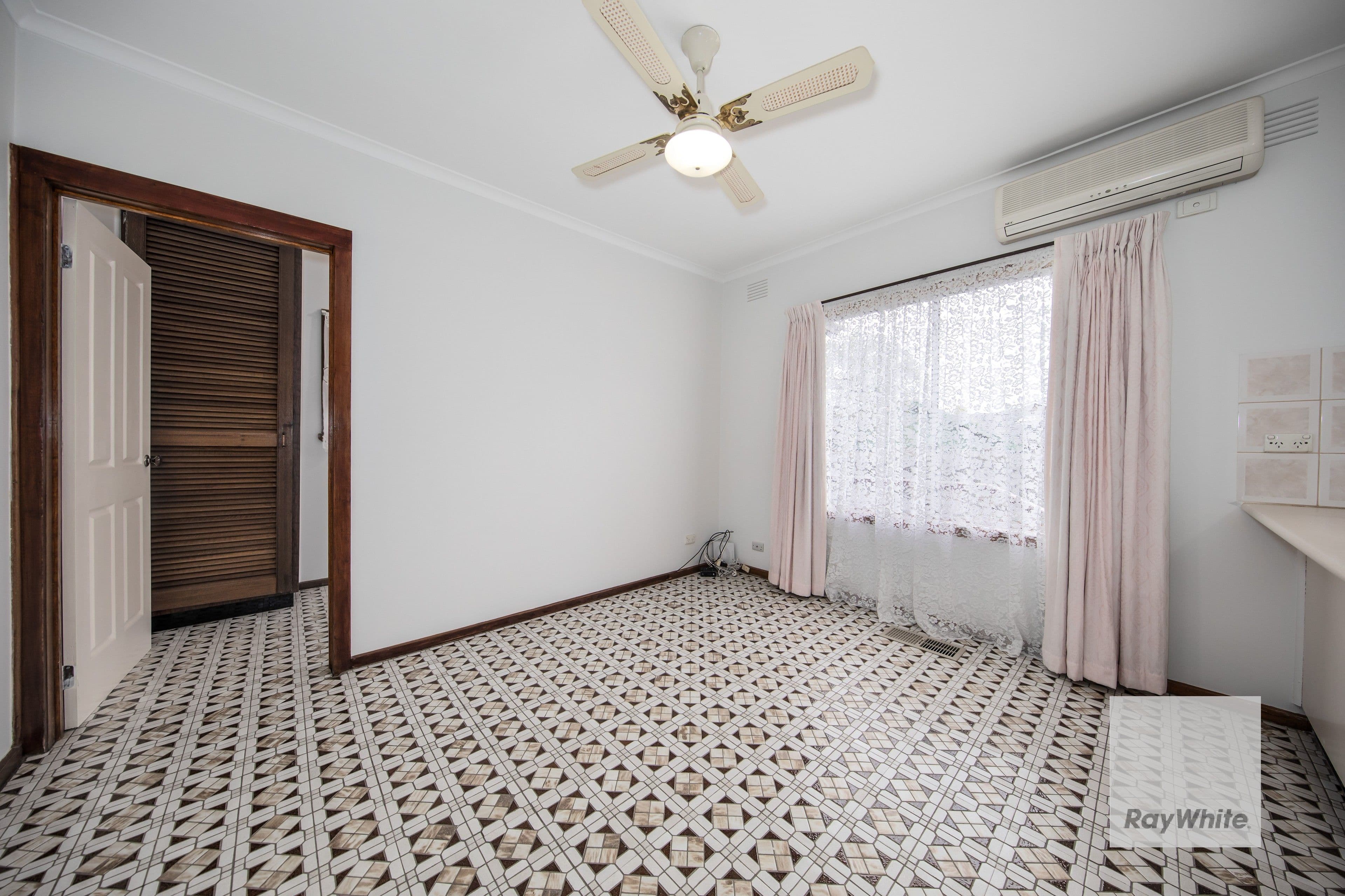 1 Capri Court, Deer Park VIC 3023, Deer Park - Thumbnail 5