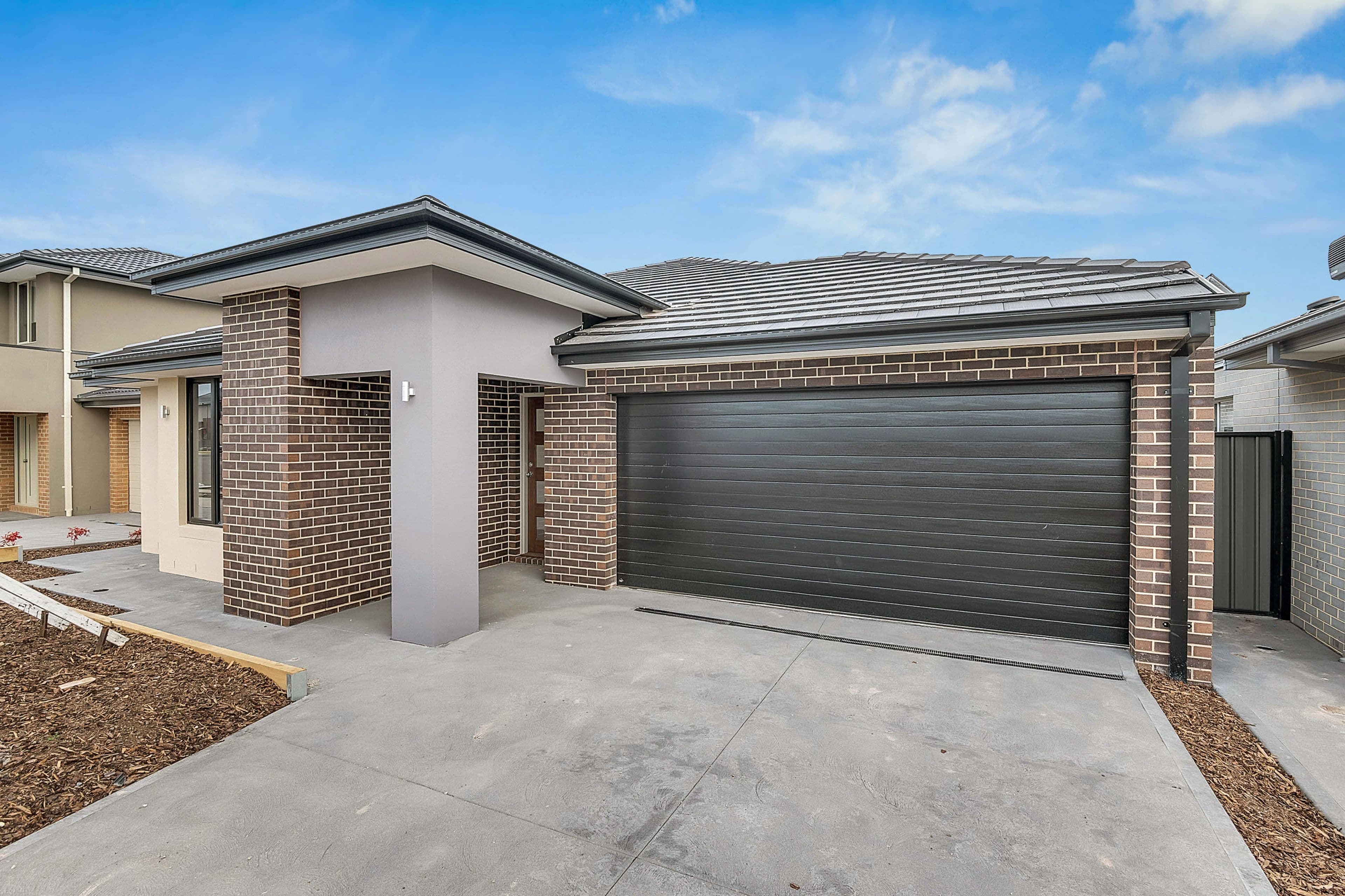 8 Howrah Street, Craigieburn VIC 3064, Craigieburn - Image 1