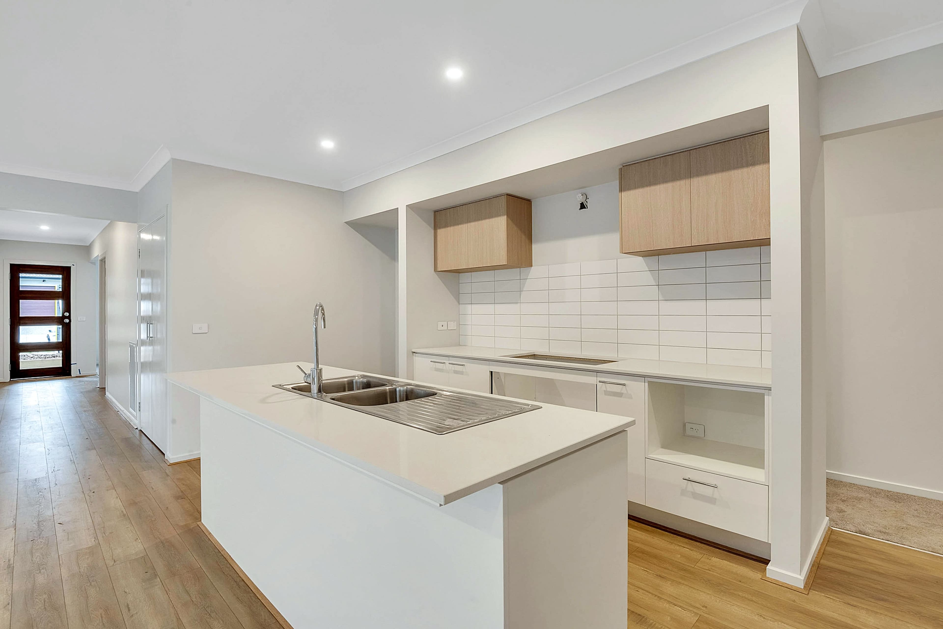 8 Howrah Street, Craigieburn VIC 3064, Craigieburn - Thumbnail 2