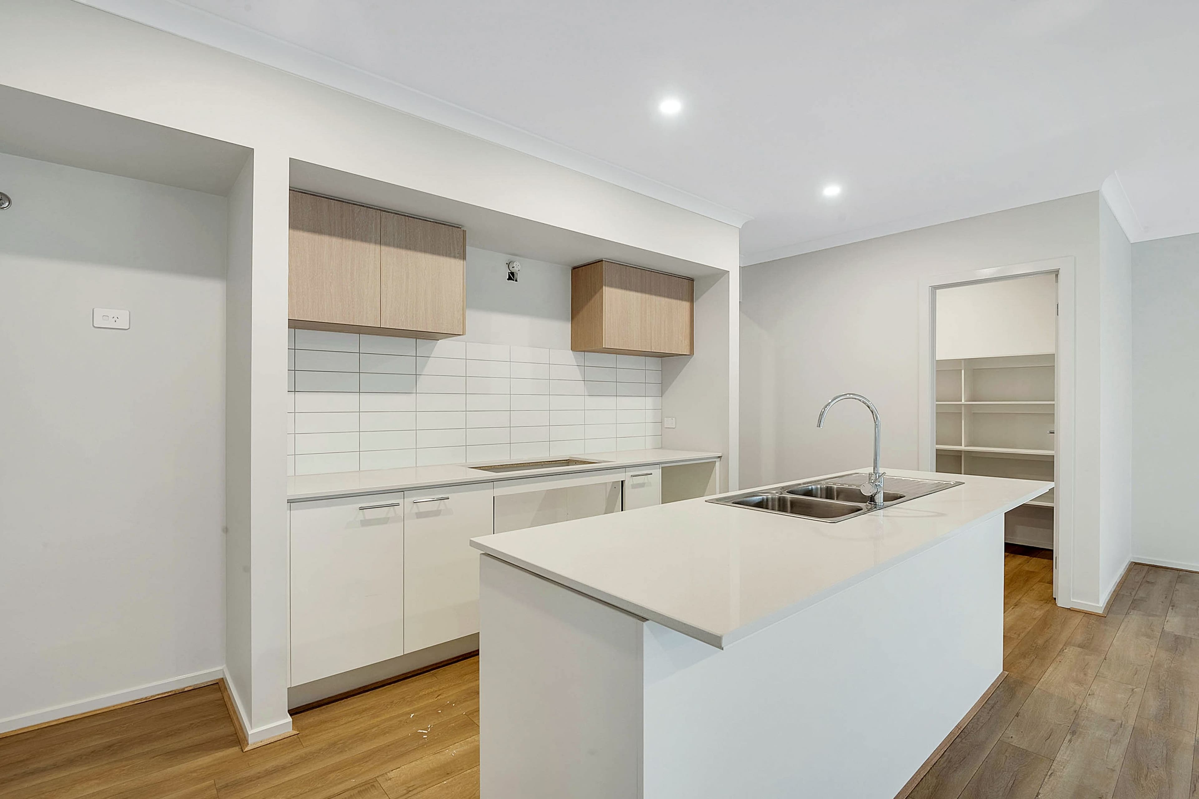 8 Howrah Street, Craigieburn VIC 3064, Craigieburn - Thumbnail 3