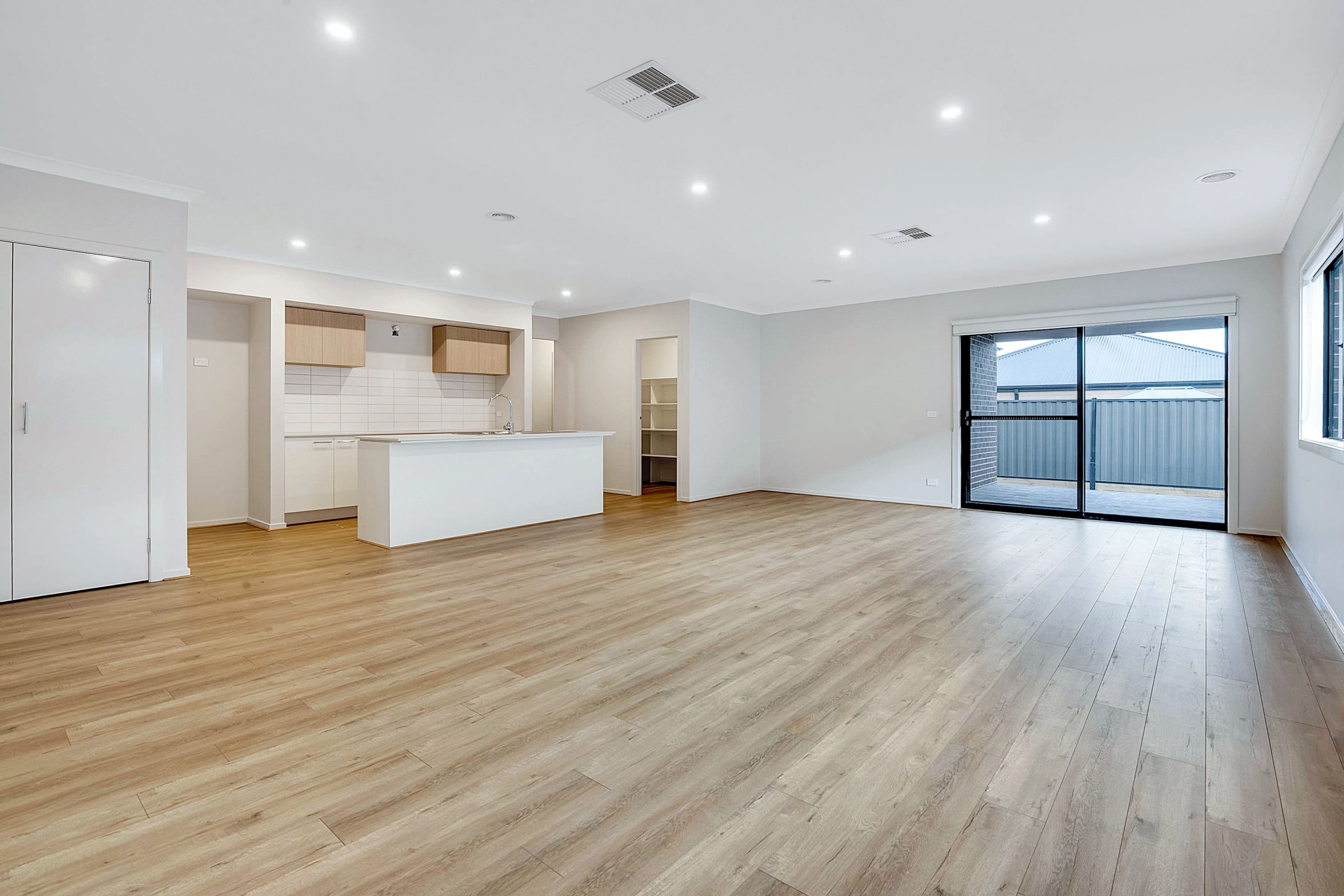 8 Howrah Street, Craigieburn VIC 3064, Craigieburn - Thumbnail 7