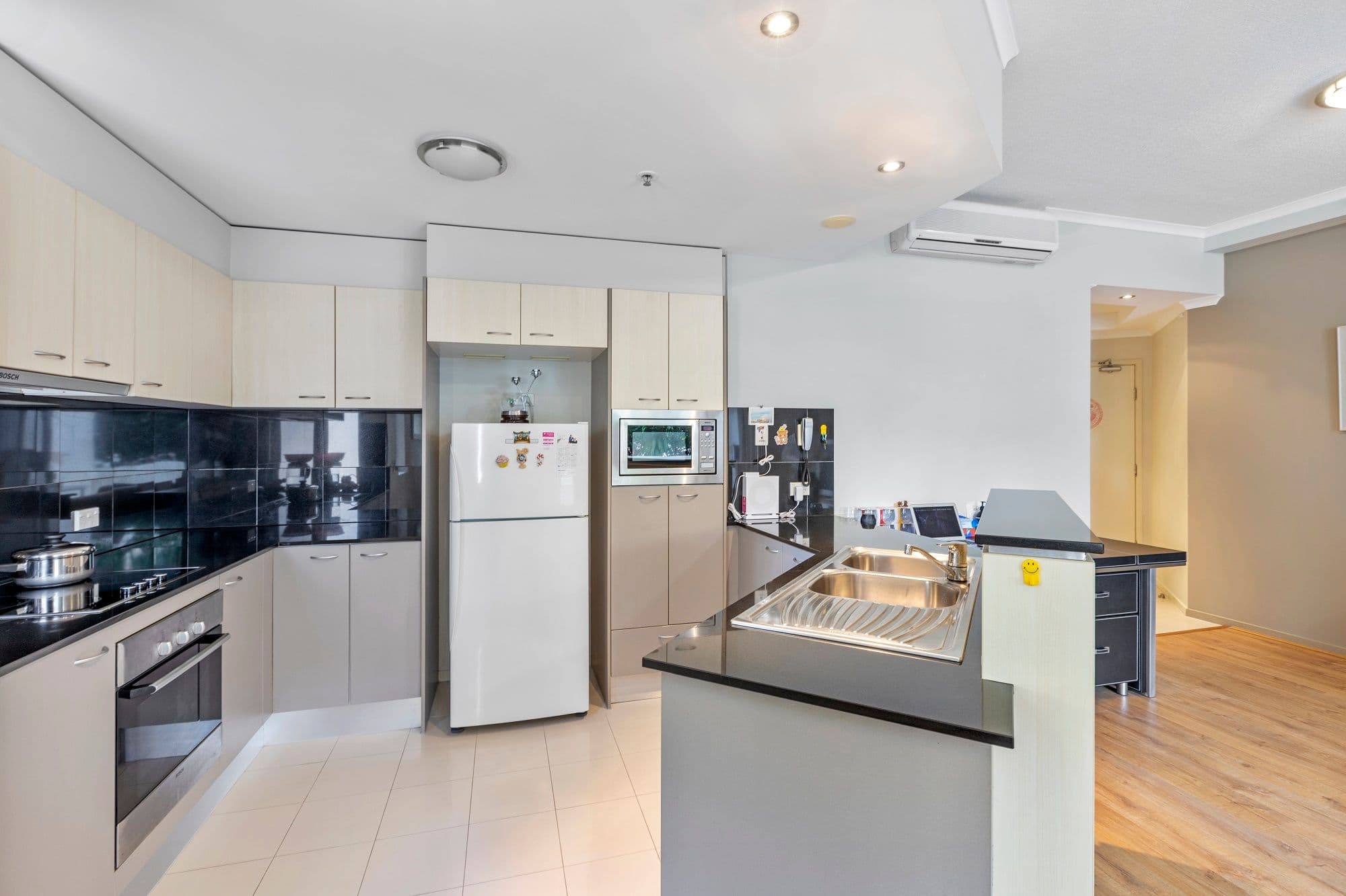 21-31 Cypress Avenue, Surfers Paradise QLD 4217, Surfers Paradise - Thumbnail 2