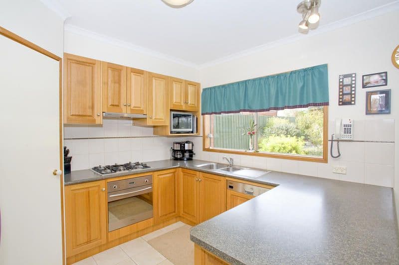 31 Pineview Court, LARA VIC 3212, Lara - Thumbnail 2