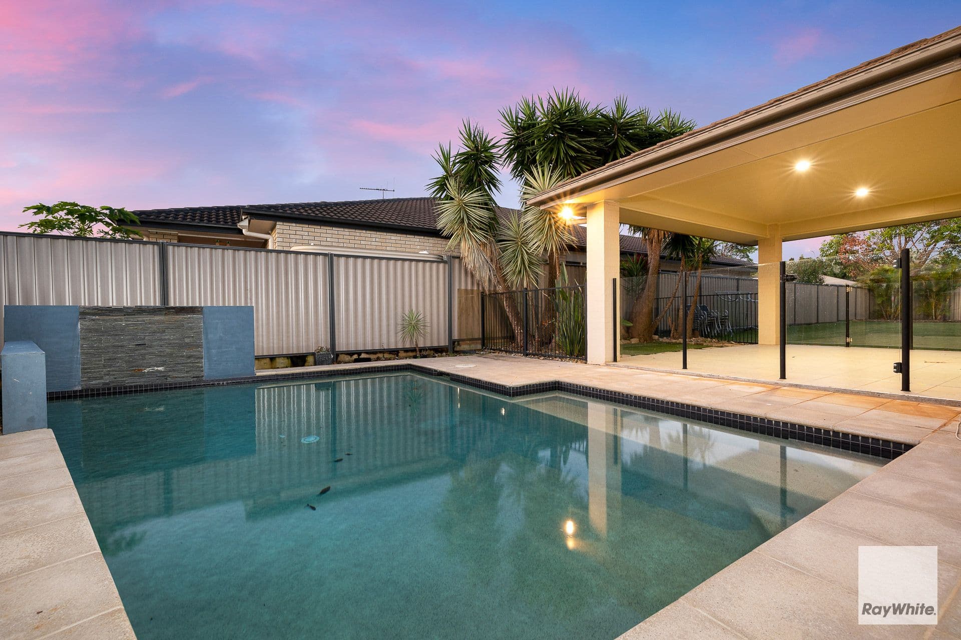 8 Lois Place, Redland Bay QLD 4165, Redland Bay - Thumbnail 2