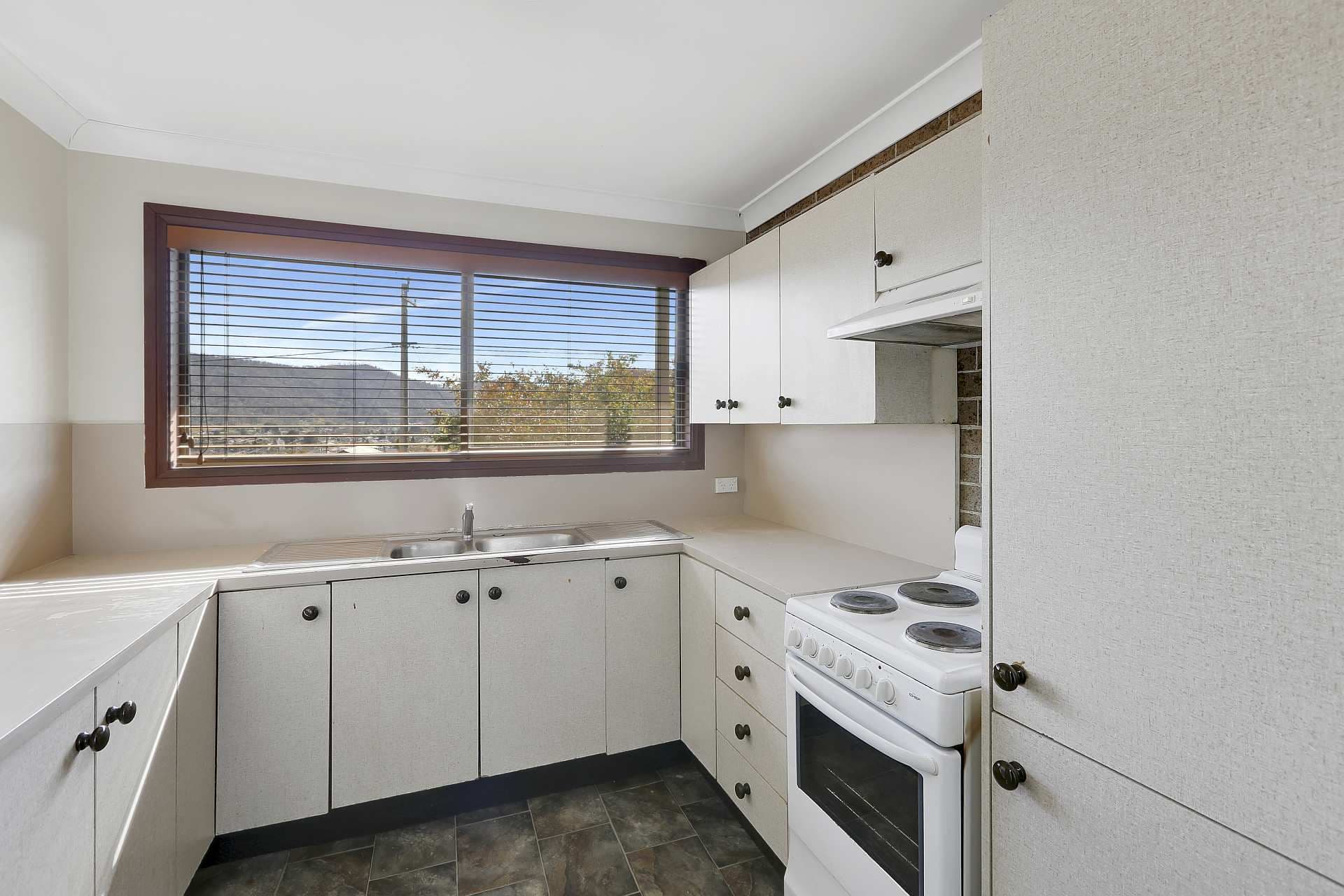 5/57 Mort Street, Lithgow NSW 2790, Lithgow - Thumbnail 2