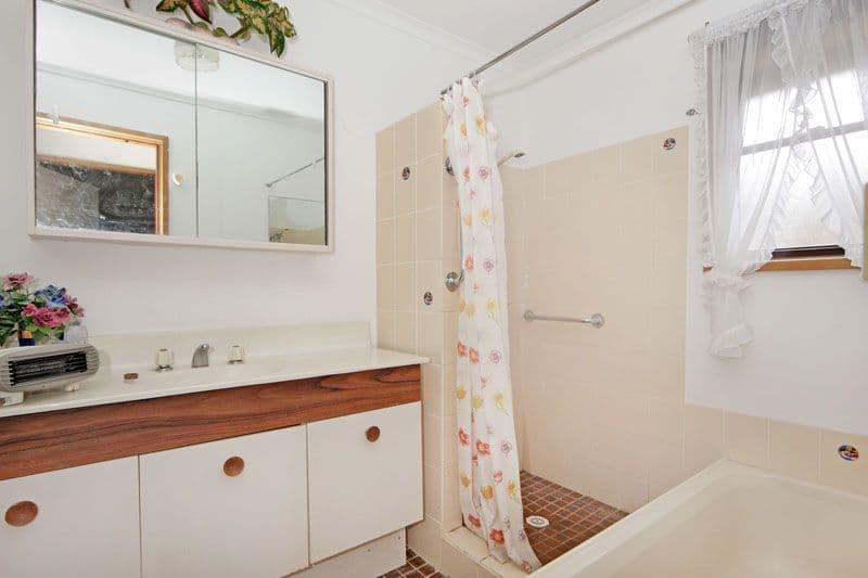 3 Gilbert Avenue, GOROKAN NSW 2263, Gorokan - Thumbnail 8