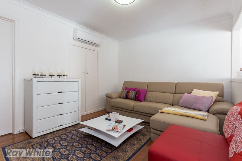 11 Henry Street, Greenslopes QLD 4120, Greenslopes - Thumbnail 2