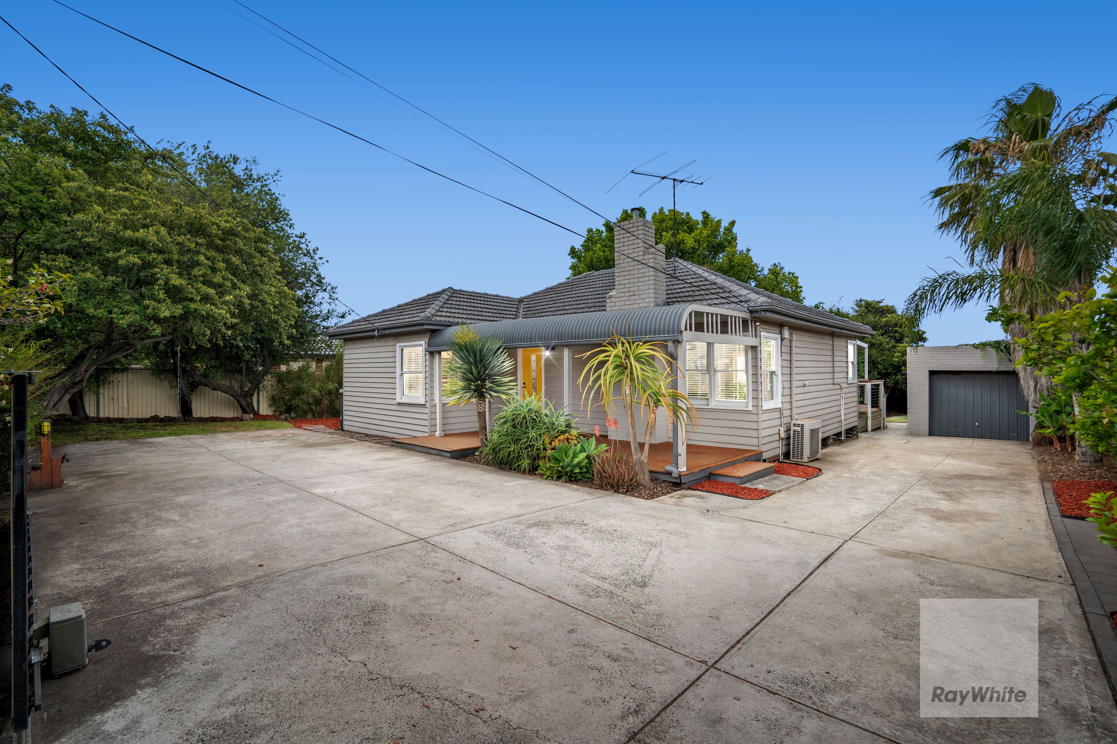 14 Military Road, Avondale Heights VIC 3034, Avondale Heights - Thumbnail 3