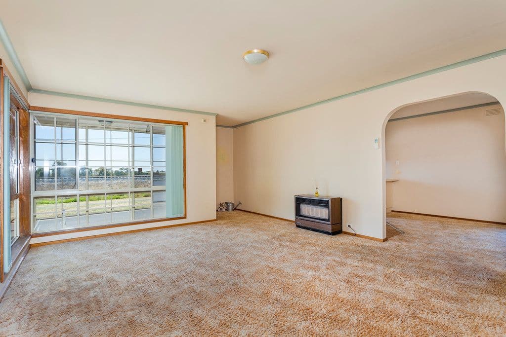 6 Piccadilly Close, BELL POST HILL VIC 3215, Bell Post Hill - Thumbnail 4