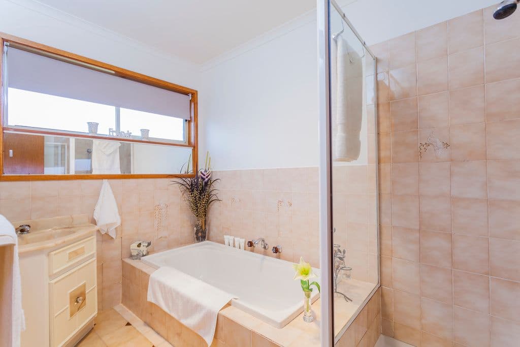 6 Piccadilly Close, BELL POST HILL VIC 3215, Bell Post Hill - Thumbnail 7