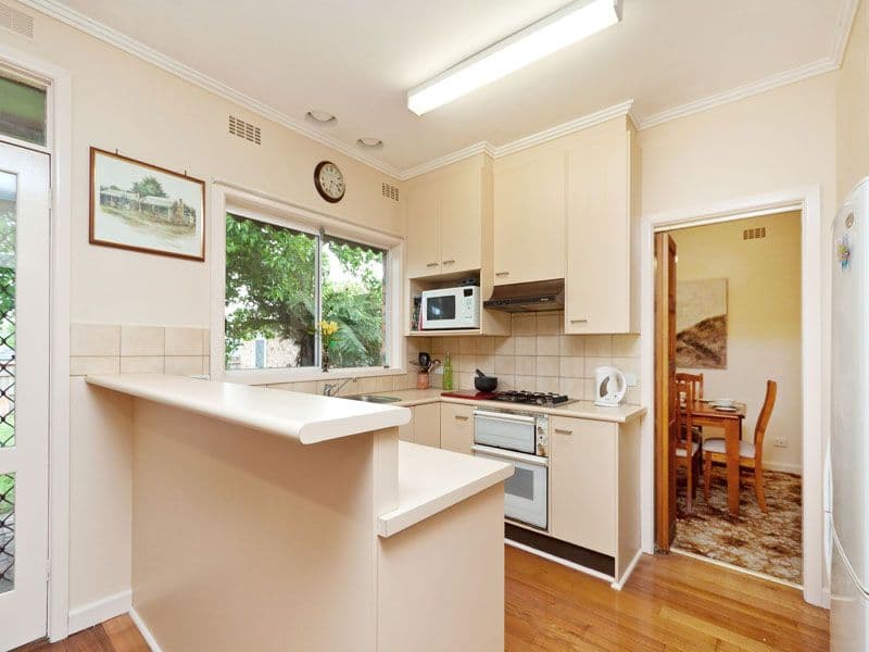 40 Abbin Avenue, BENTLEIGH EAST VIC 3165, Bentleigh East - Thumbnail 5